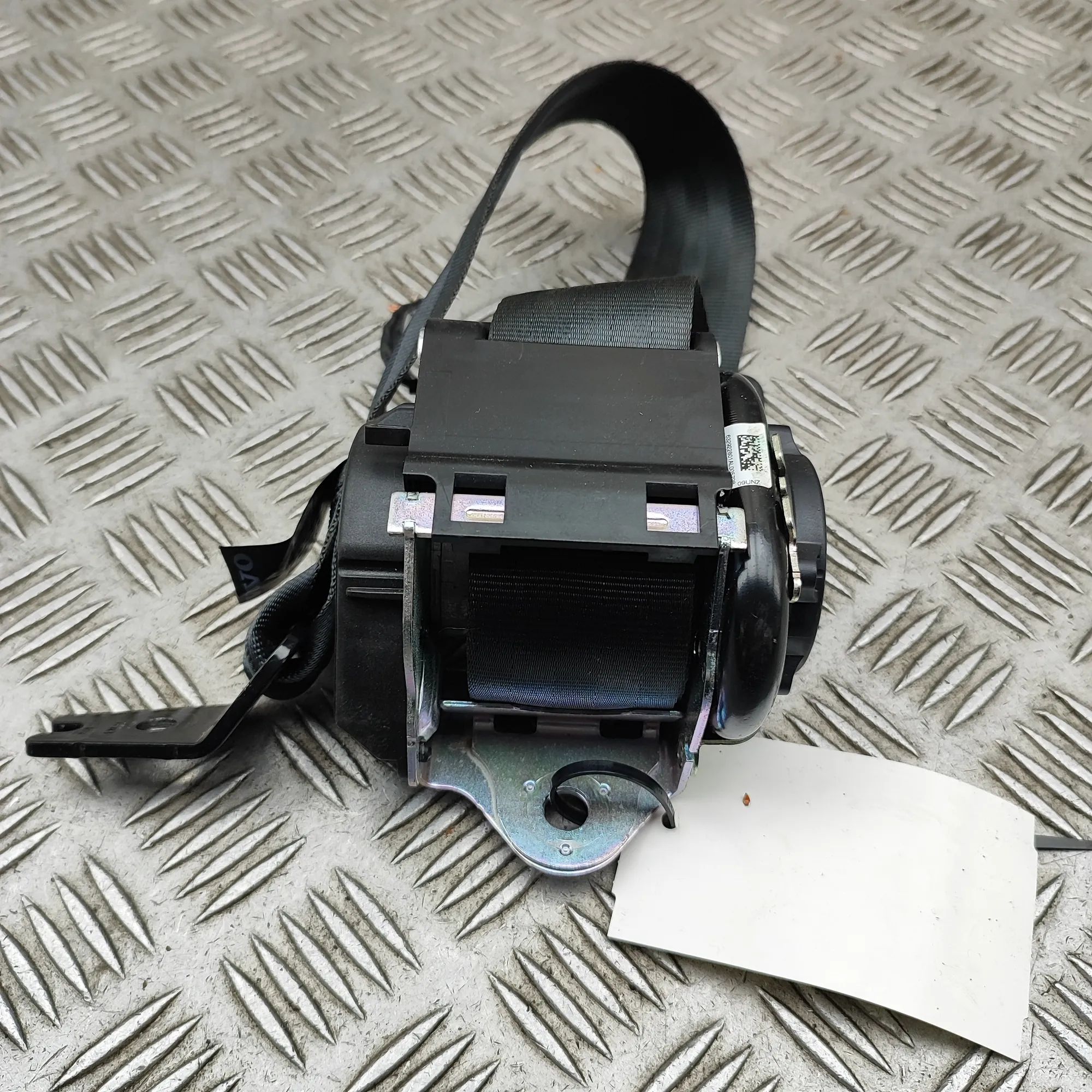 Volvo V60 Rear Left Seatbelt Rear Left Seatbelt — VOLVO V60 (II 225, 227) (2...