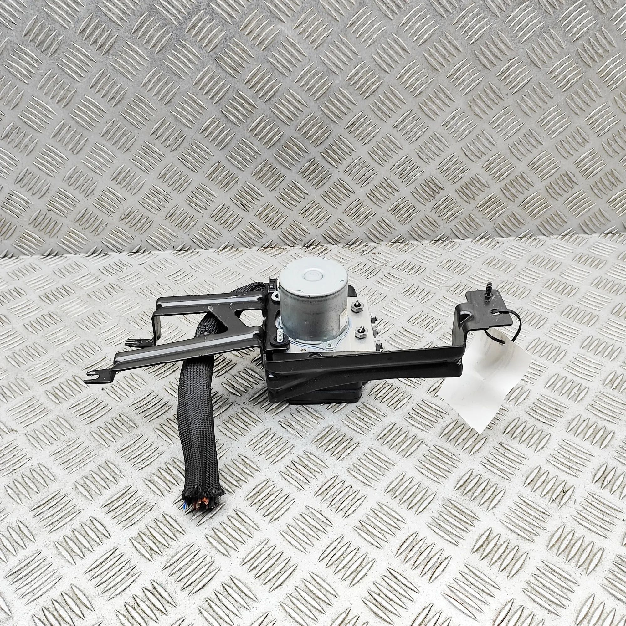 Mercedes-Benz GLB / EQB (X247) ABS hydraulic pump ABS Pump — MERCEDES BENZ GLB (X247) (2019-...) ...