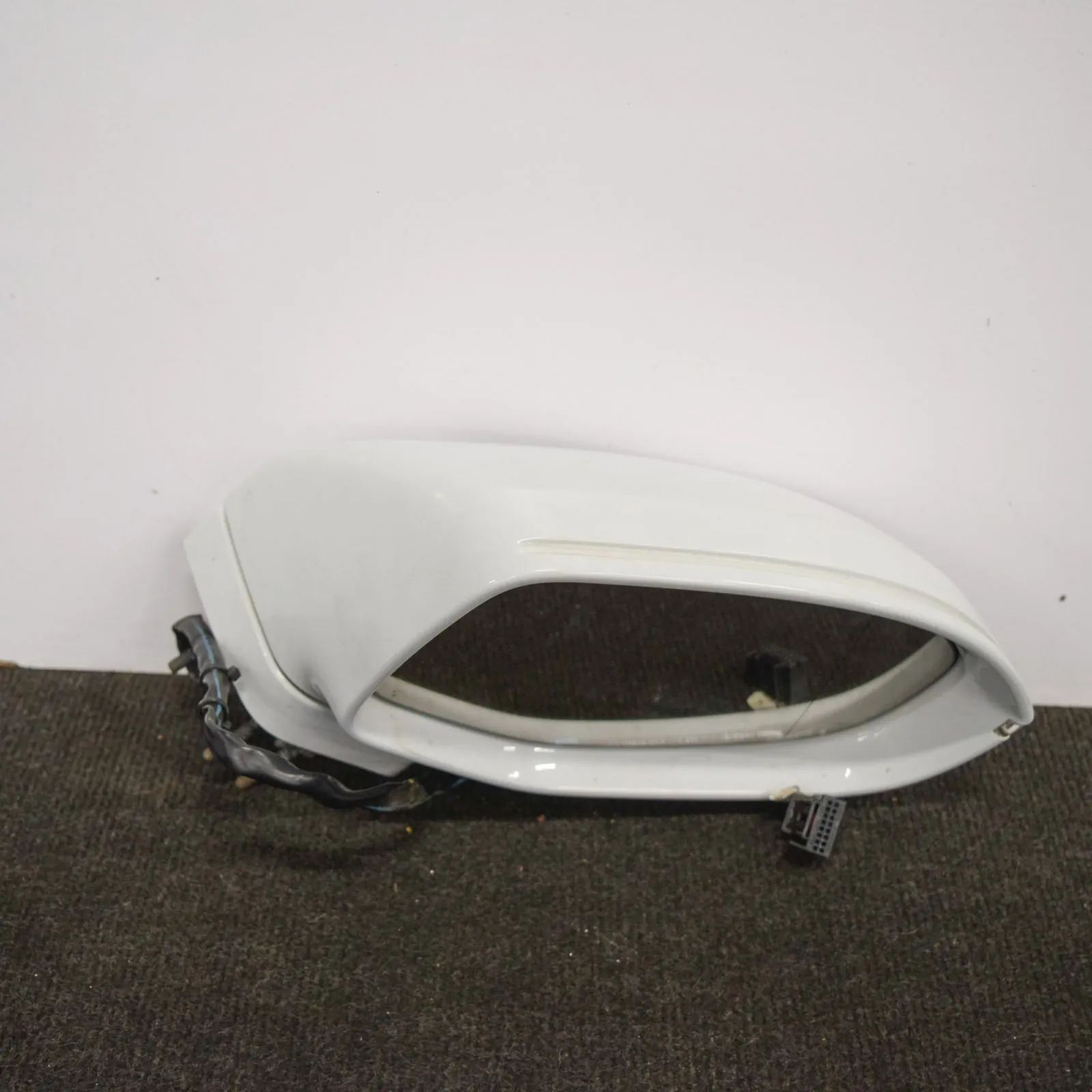Audi A7 (4G) Right Side Wing Mirror Right Side Wing Mirror — AUDI A7 (Sportback 4GA...