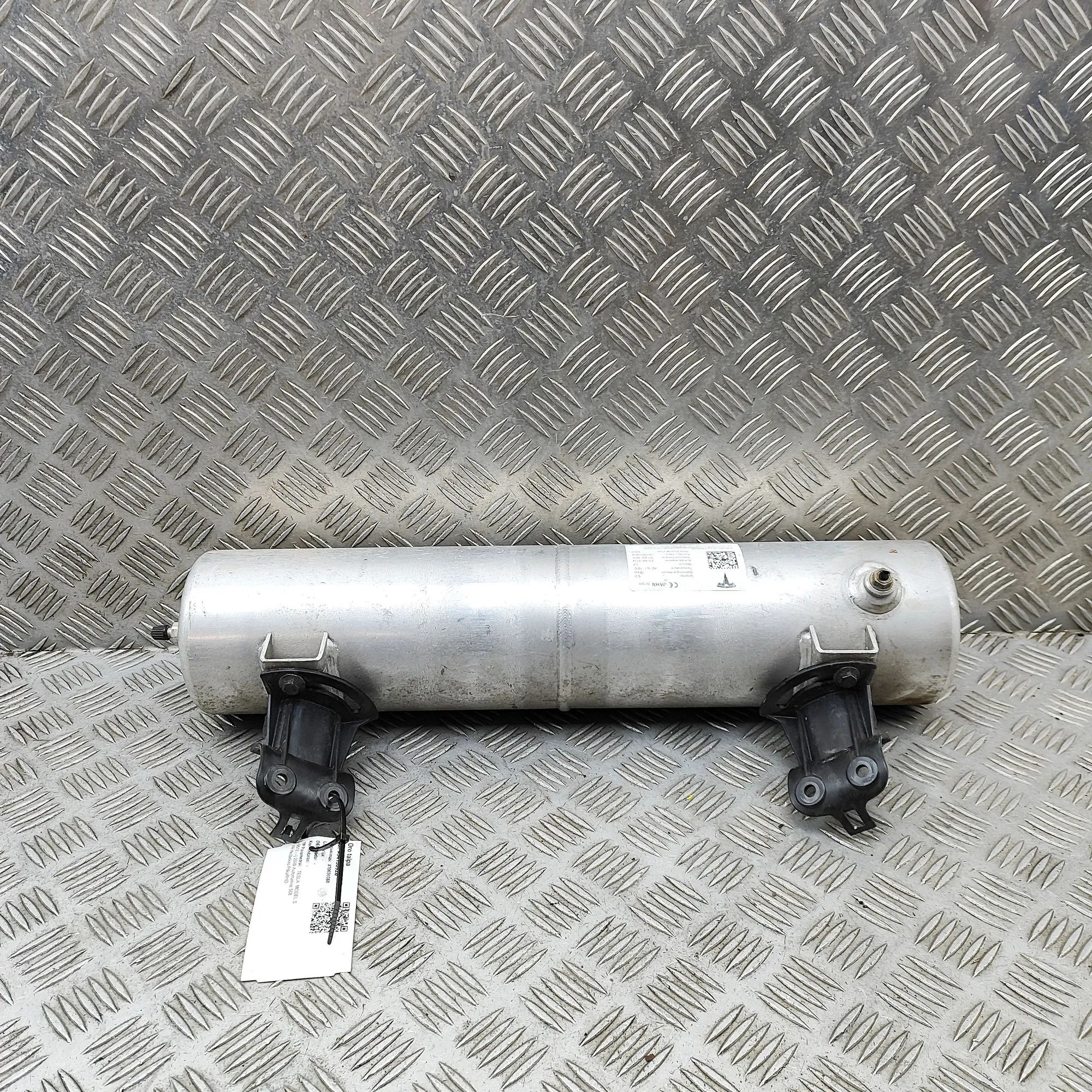 Tesla Model S Air reservoir Air reservoir — TESLA MODEL S (2012-...) — 1457...