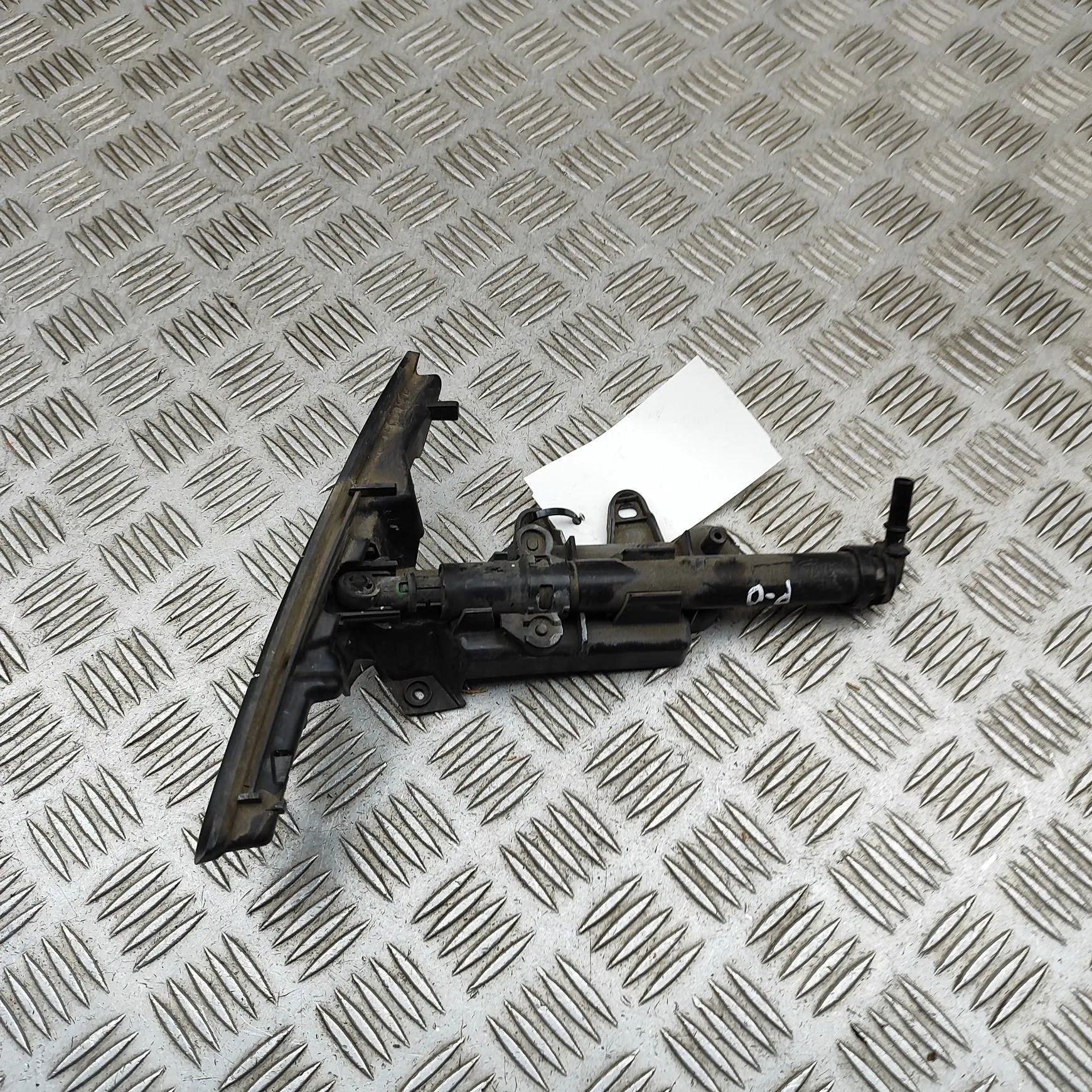 Jeep Grand Cherokee (WK) Headlight washer pump — right Headlight washer pump — right — JEEP GRAND CHER...