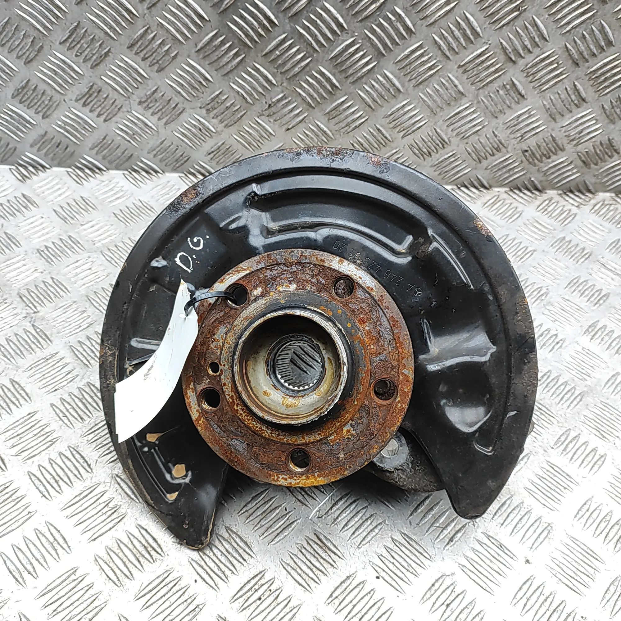 Mercedes-Benz CLA (C117) Rear Right Wheel Hub Rear Right Wheel Hub — MERCEDES BENZ CLA (Coupe...