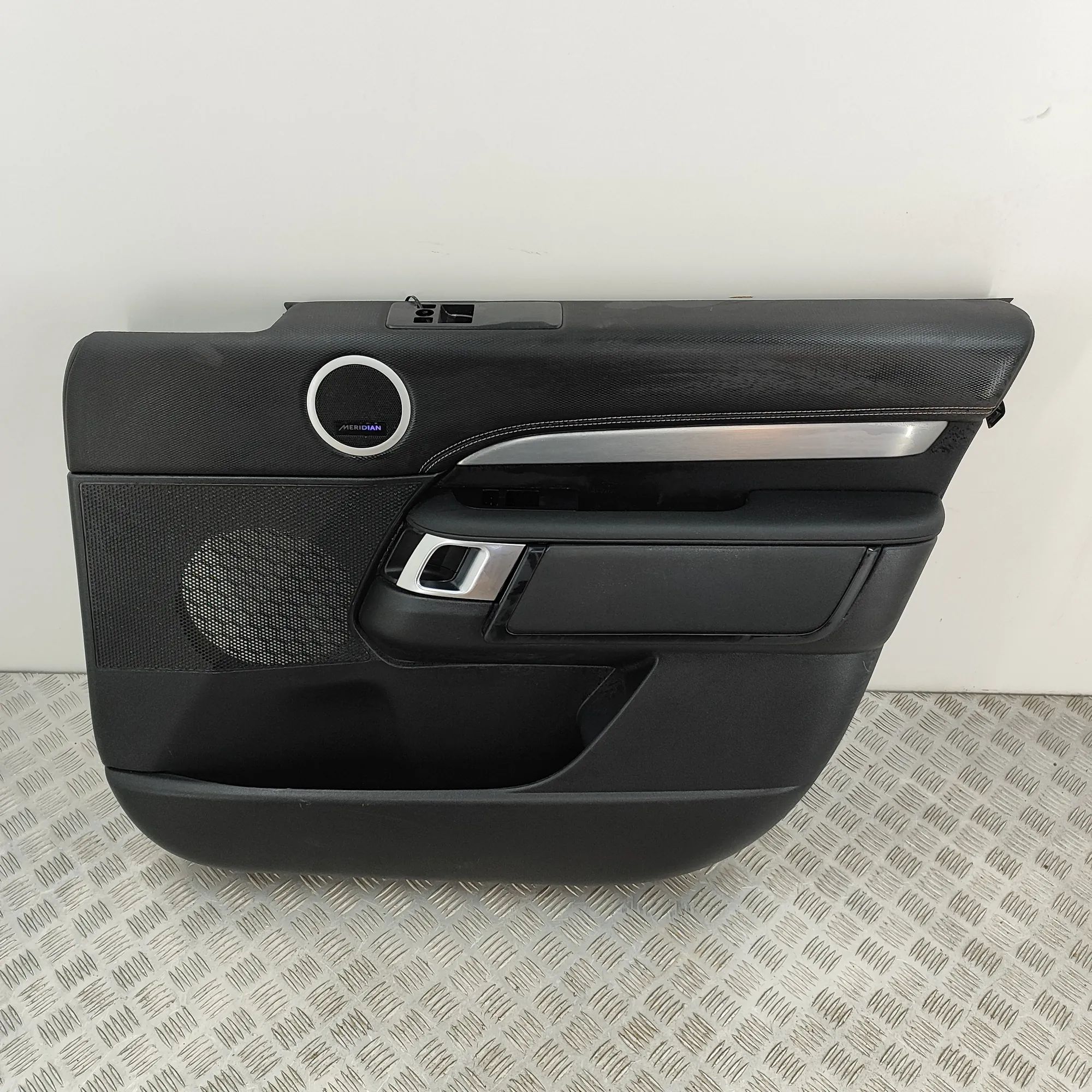 Land Rover Discovery Front Right Door Panel Front Right Door Panel — LAND ROVER DISCOVERY (...