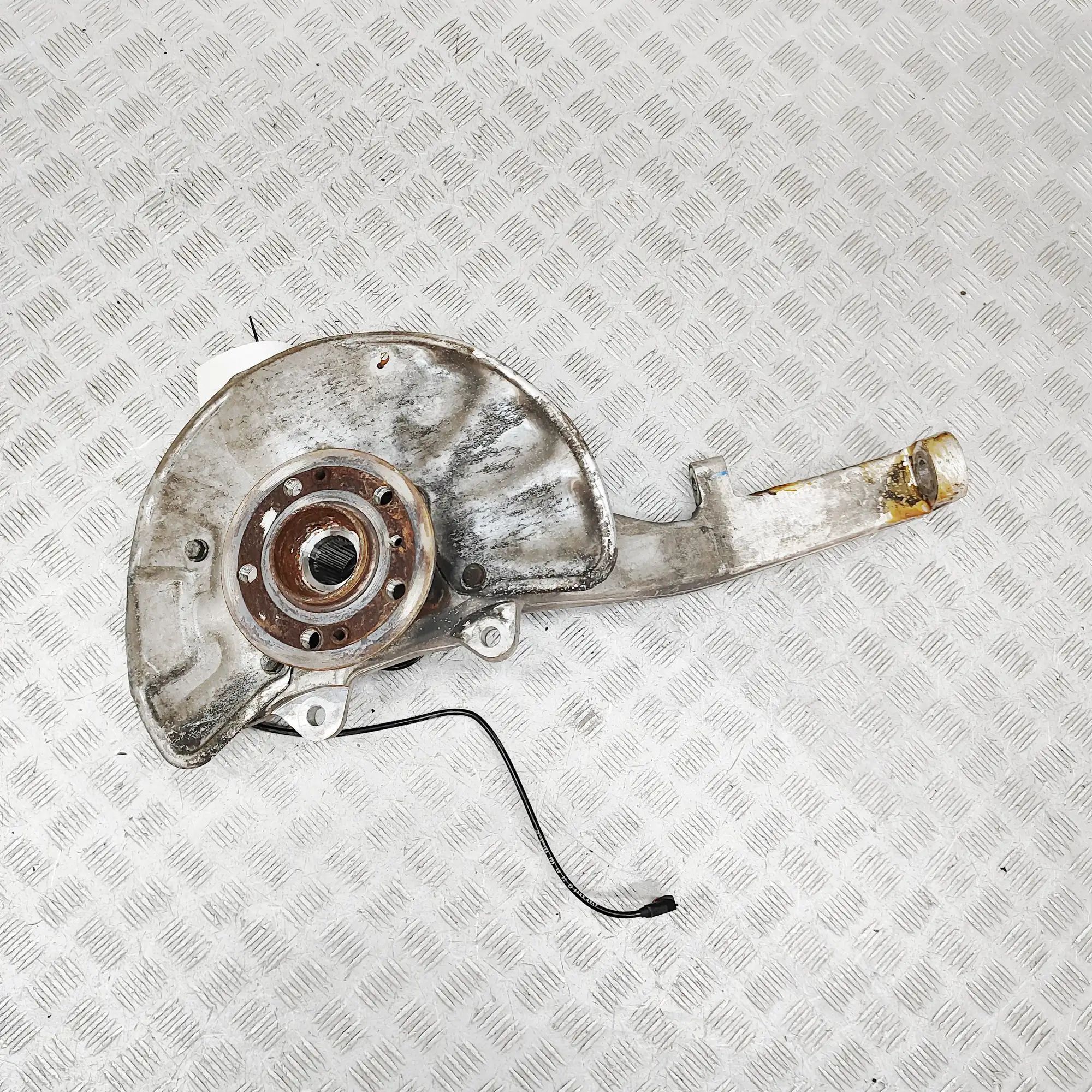 Mercedes-Benz GL / GLS (X166) Front Left Wheel Hub Front Left Wheel Hub — MERCEDES BENZ GLS (X166)...