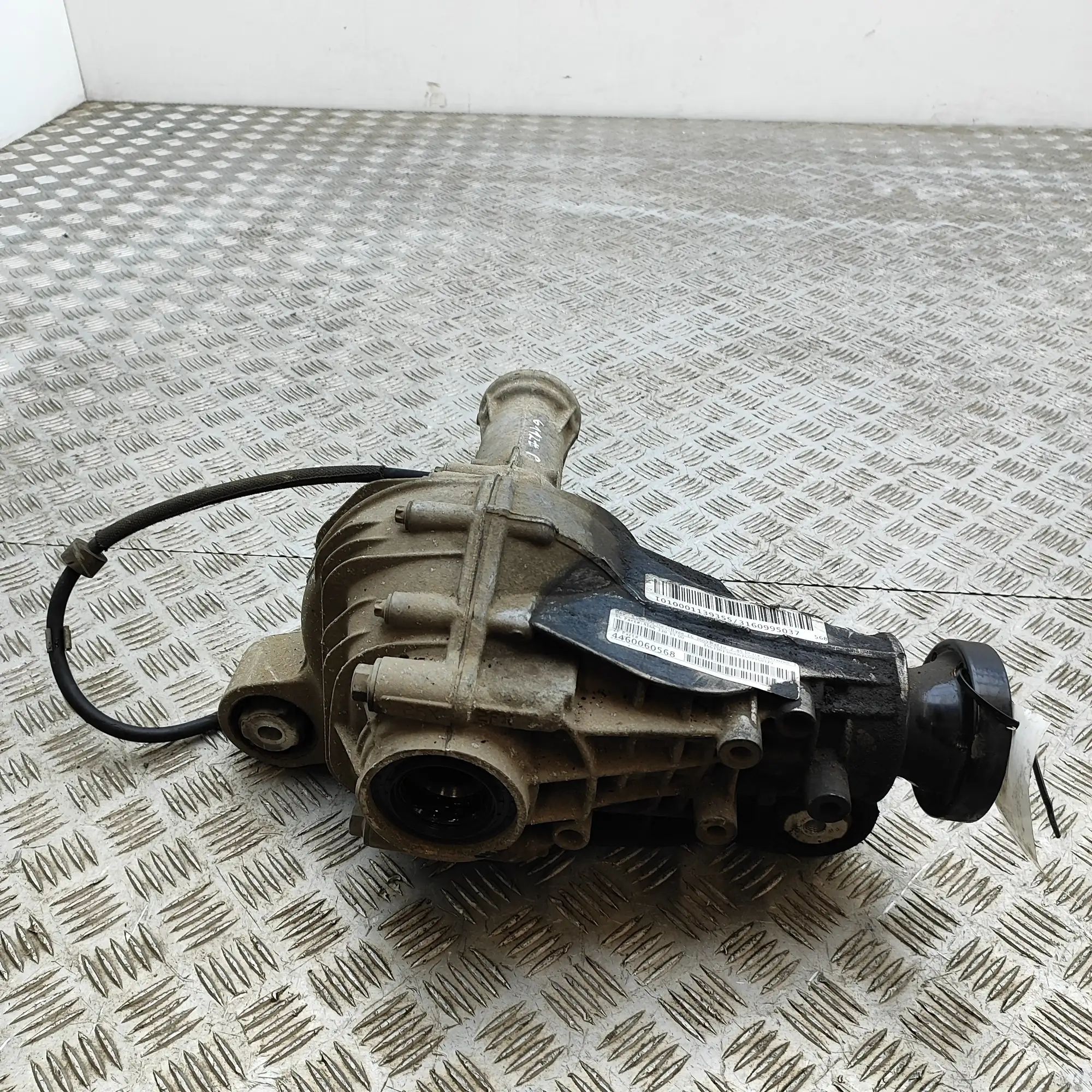 Mercedes-Benz ML / GLE (W166) front differential Front differential — MERCEDES BENZ GLE (W166) (...