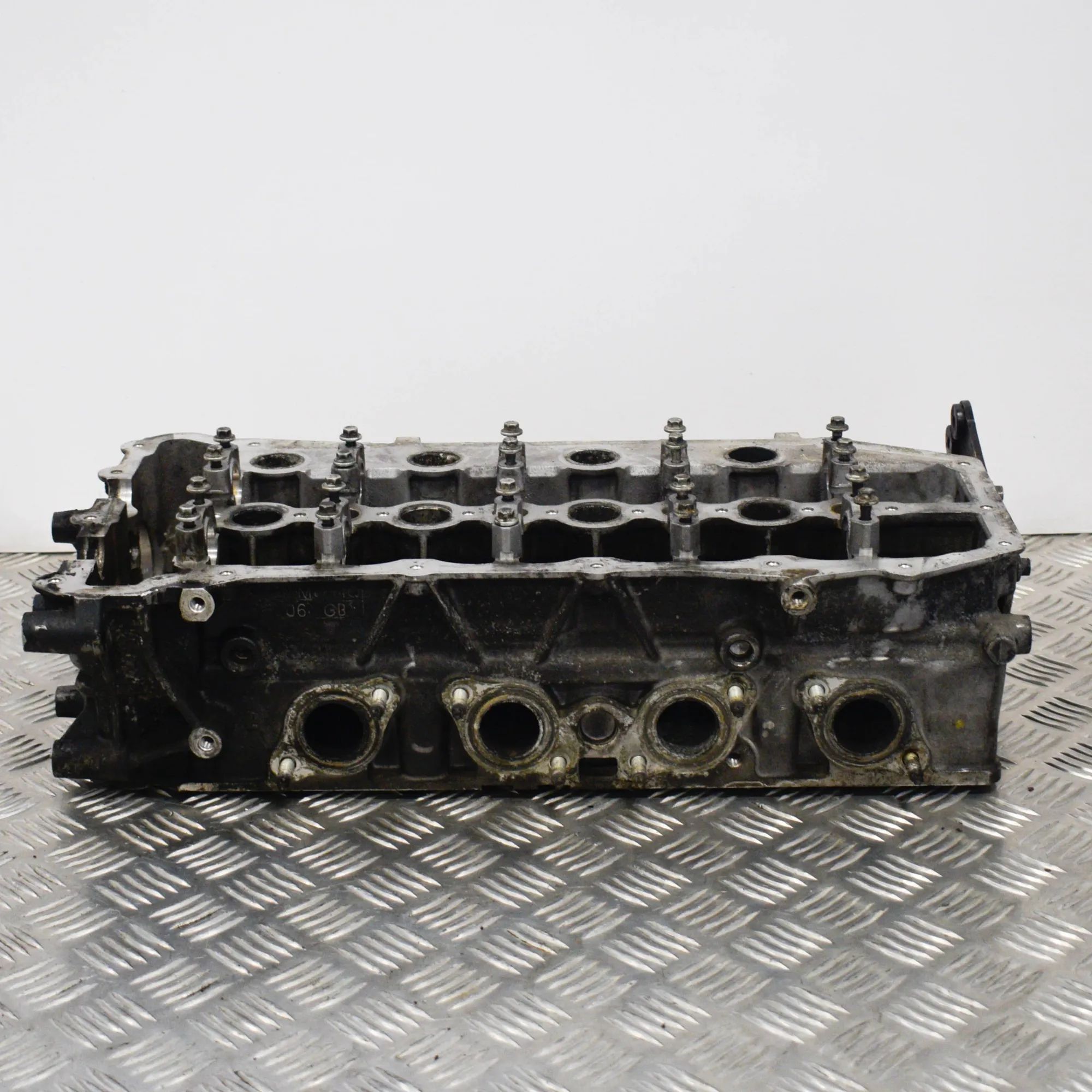Land Rover Range Rover Sport (L494) Left Side Engine Head Left Side Engine Head — LAND ROVER RANGE ROVER ...