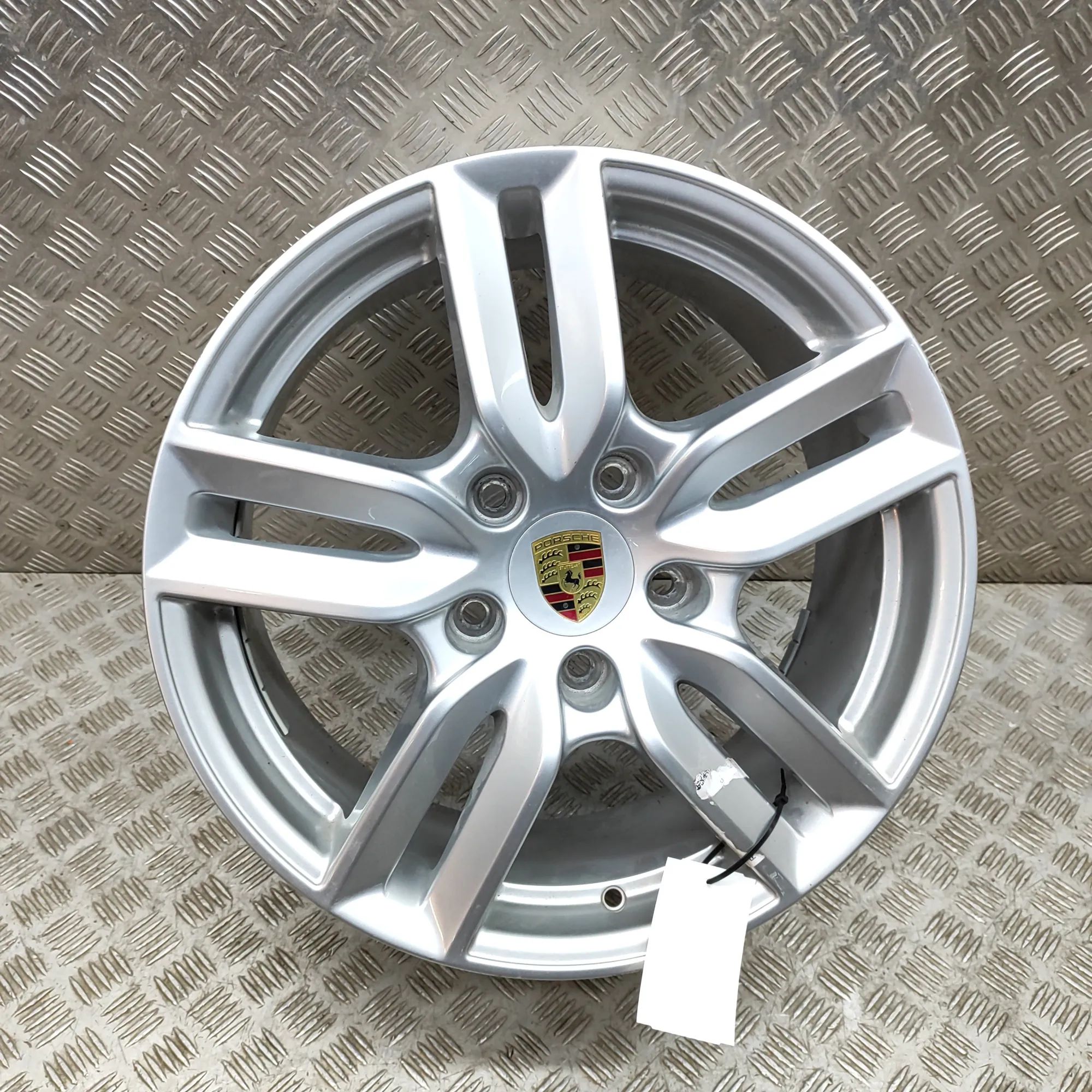 Porsche Cayenne Alloy Wheel Alloy wheel — PORSCHE CAYENNE (92A) (2010-...) ...
