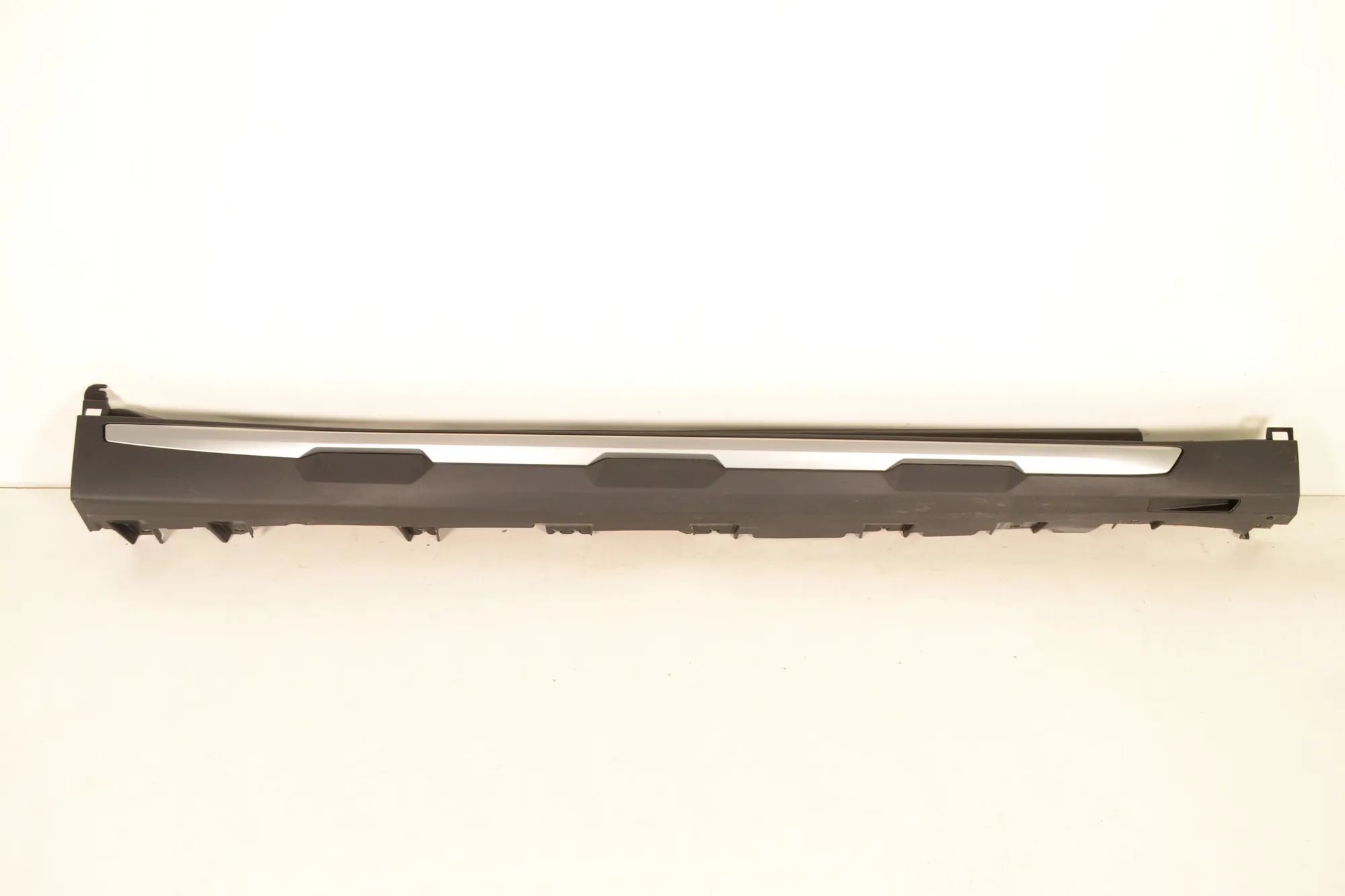 BMW X5 (F15) Right Side Plastic Sideskirt Cover Right Side Plastic Sideskirt Cover — BMW X5 (G0...