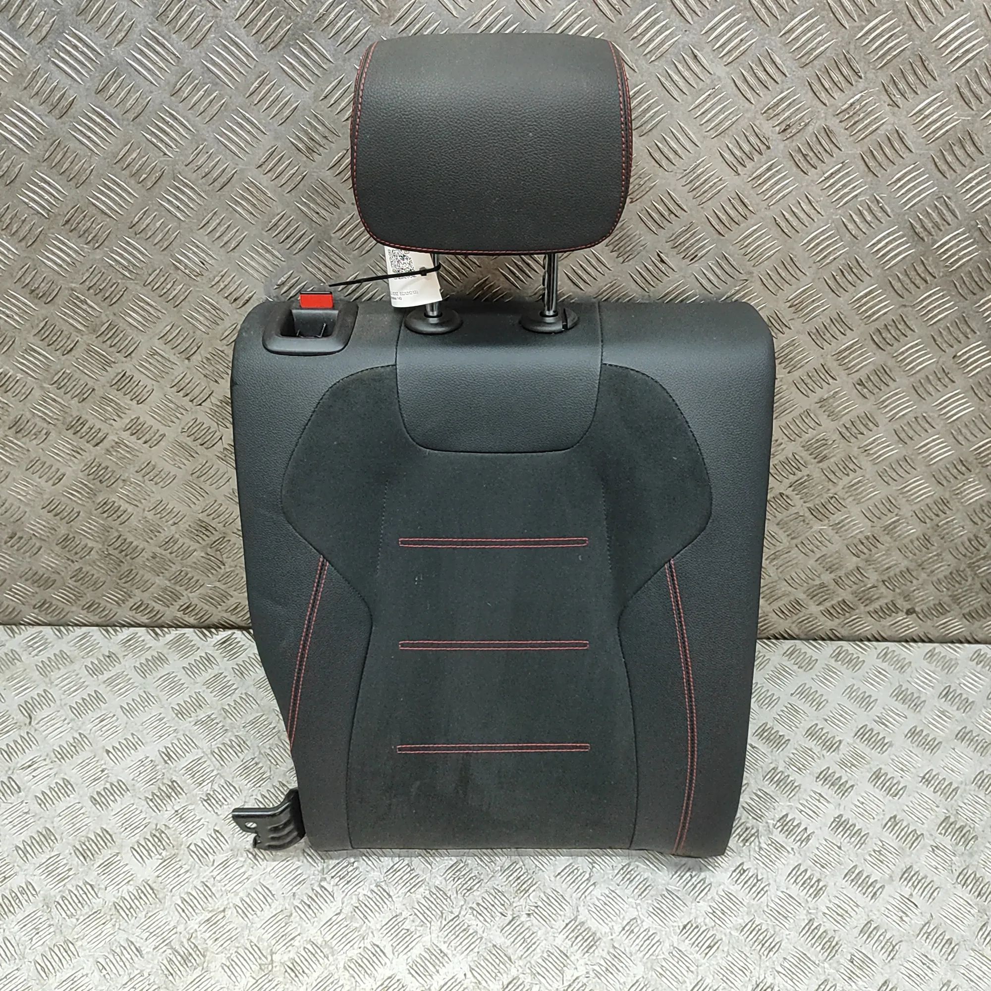 Mercedes-Benz A (W177) Заднее сиденье Rear seat — MERCEDES BENZ EQAH243 (2021-...) — ...