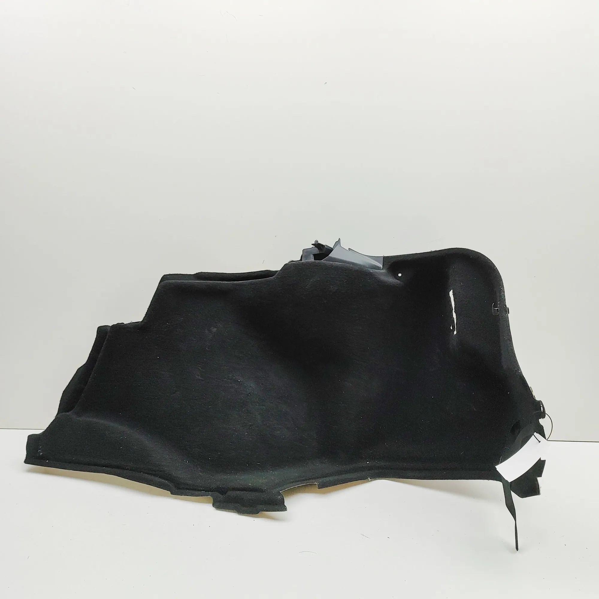 Lexus LS Right Side Trunk Trim Right Side Trunk Trim — LEXUS LS (_F4_) (2006-....