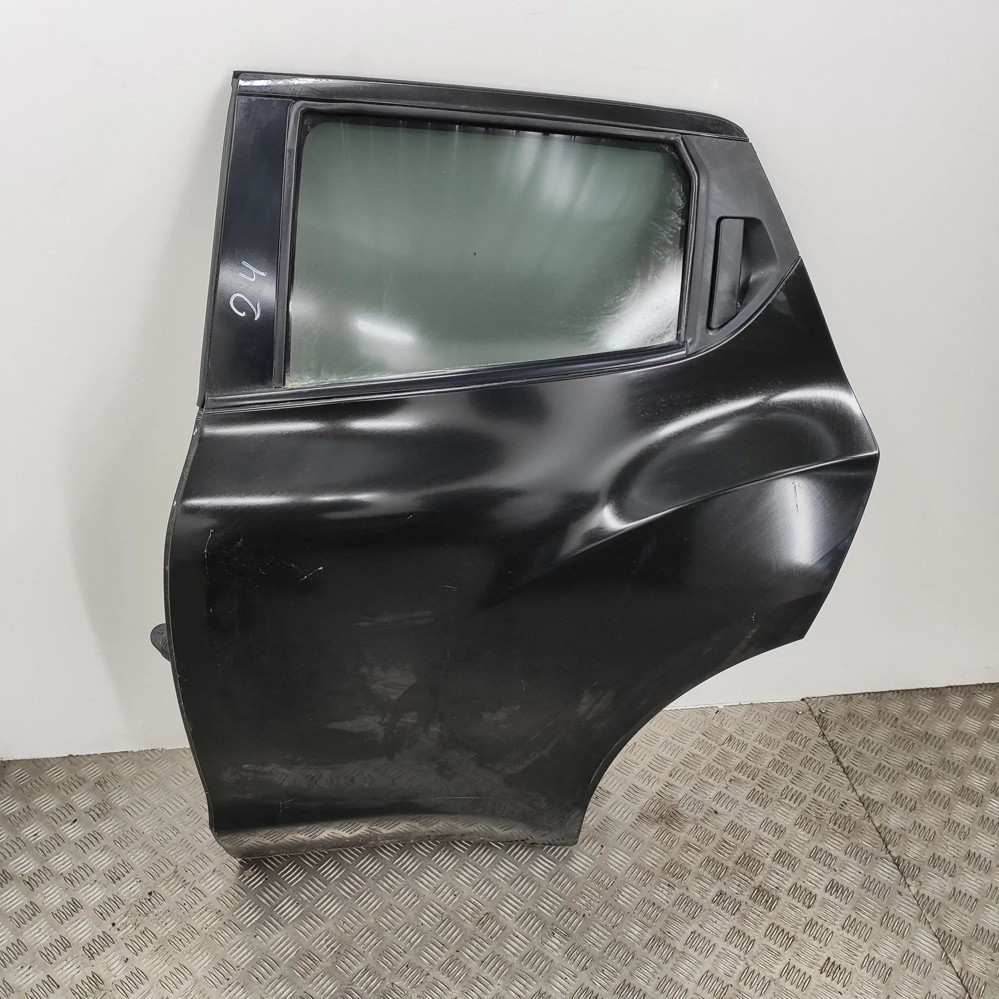 Nissan Juke Door — rear left Door — rear left — NISSAN JUKE (F15) (2010-...)...