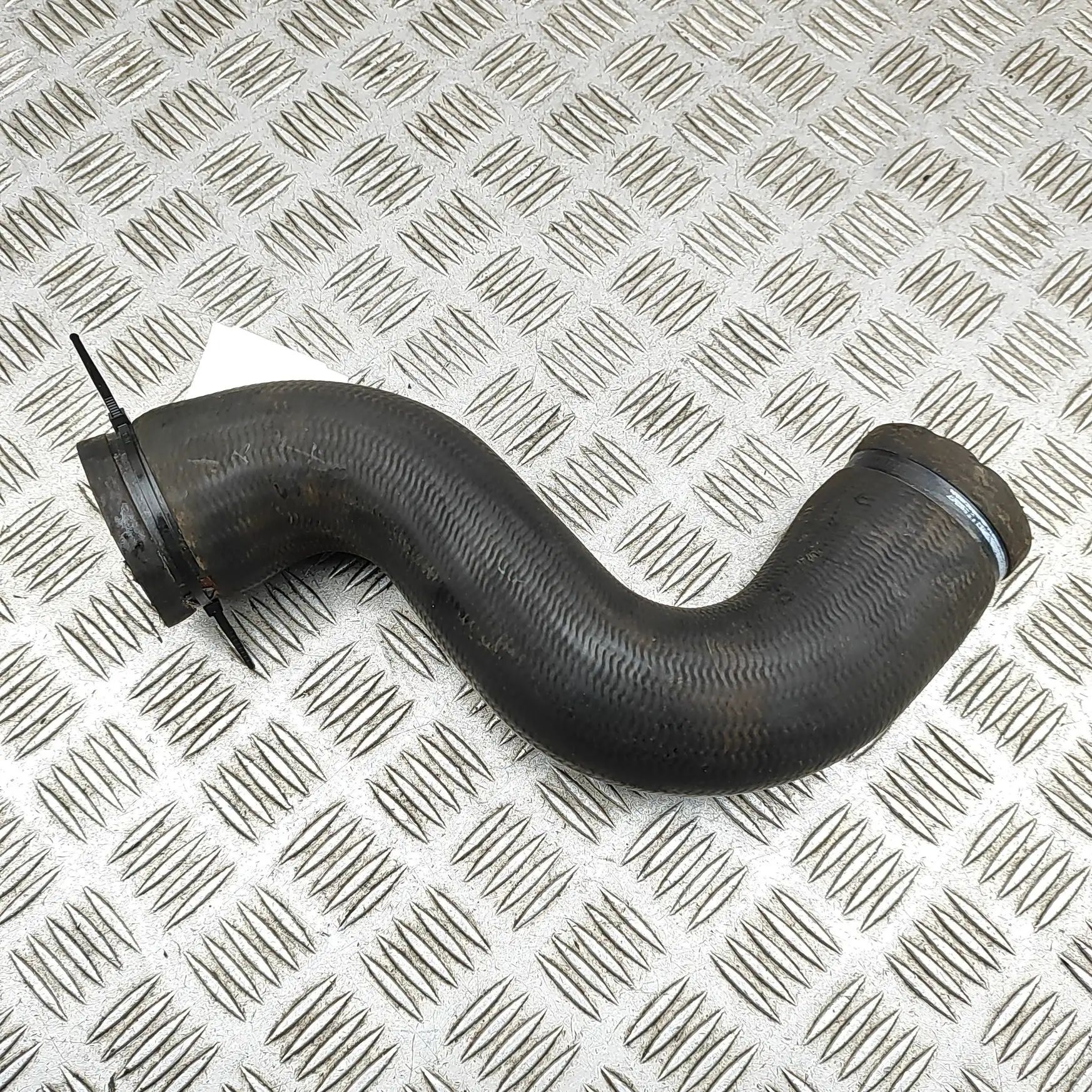Iveco Daily Intercooler Hose Pipe Intercooler Hose Pipe — IVECO DAILY (VI Van) (2...