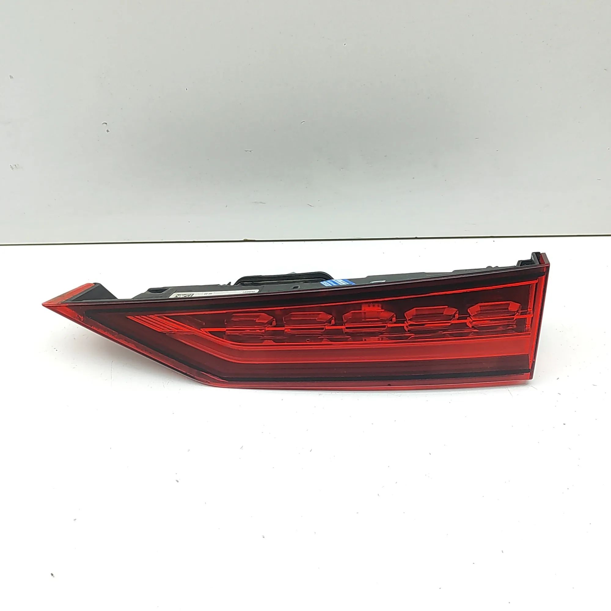 Volvo V60 Right Side Tailgate Tail Light Right Side Tailgate Tail Light — VOLVO V60 (II ...