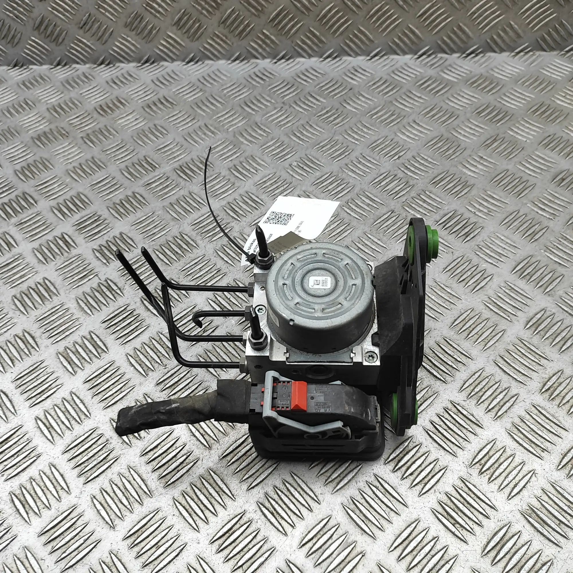 Volkswagen Caddy V ABS hydraulic pump