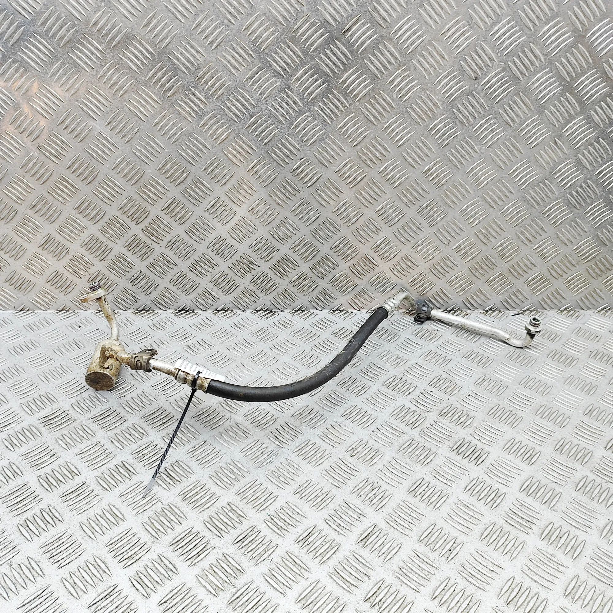 Land Rover Range Rover (L405) A/C Air Con Hose Pipe A/C Air Con Hose Pipe — LAND ROVER RANGE ROVER ...