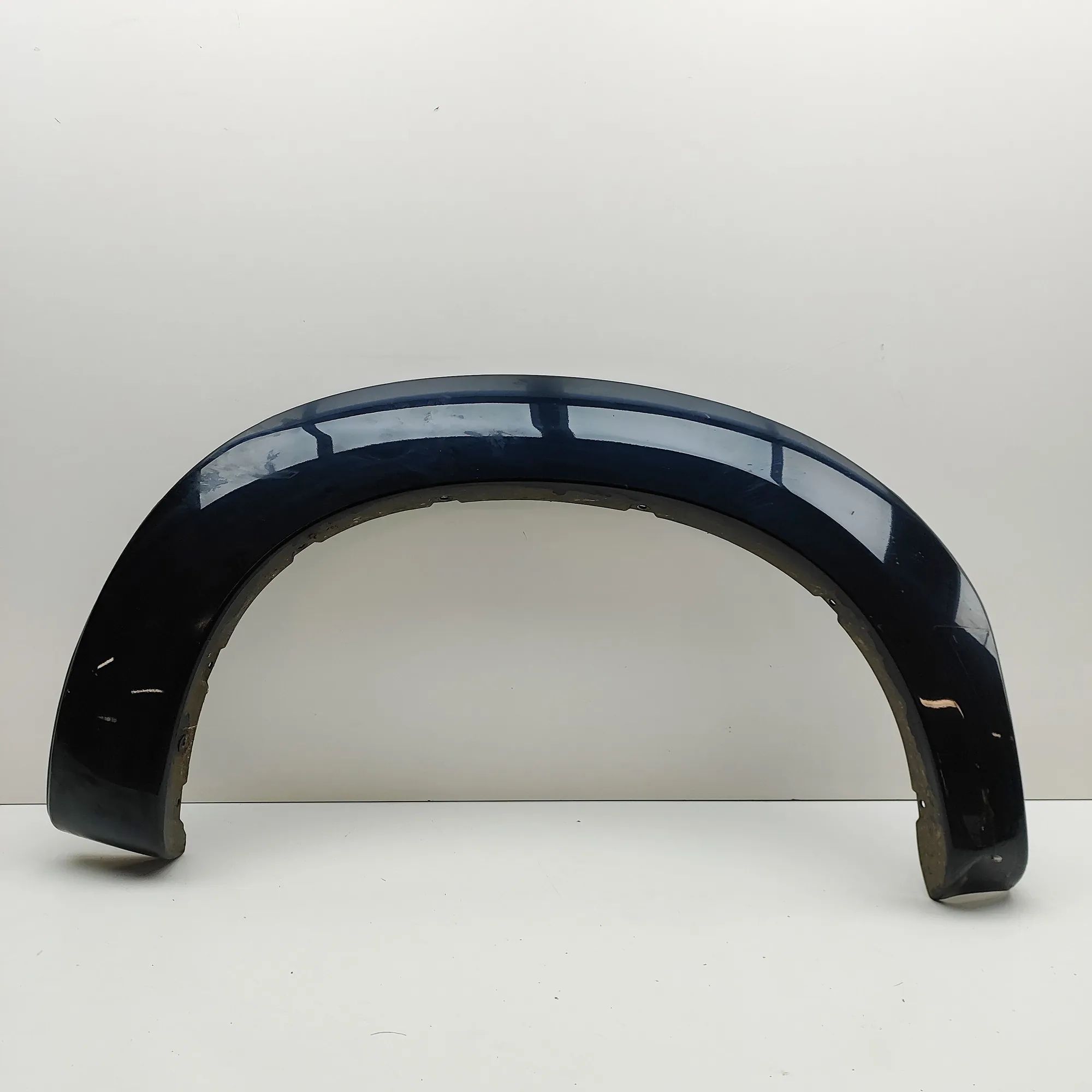 Toyota Hilux Wheel arch trim — rear right Wheel arch trim — rear right — TOYOTA HILUX (VI...