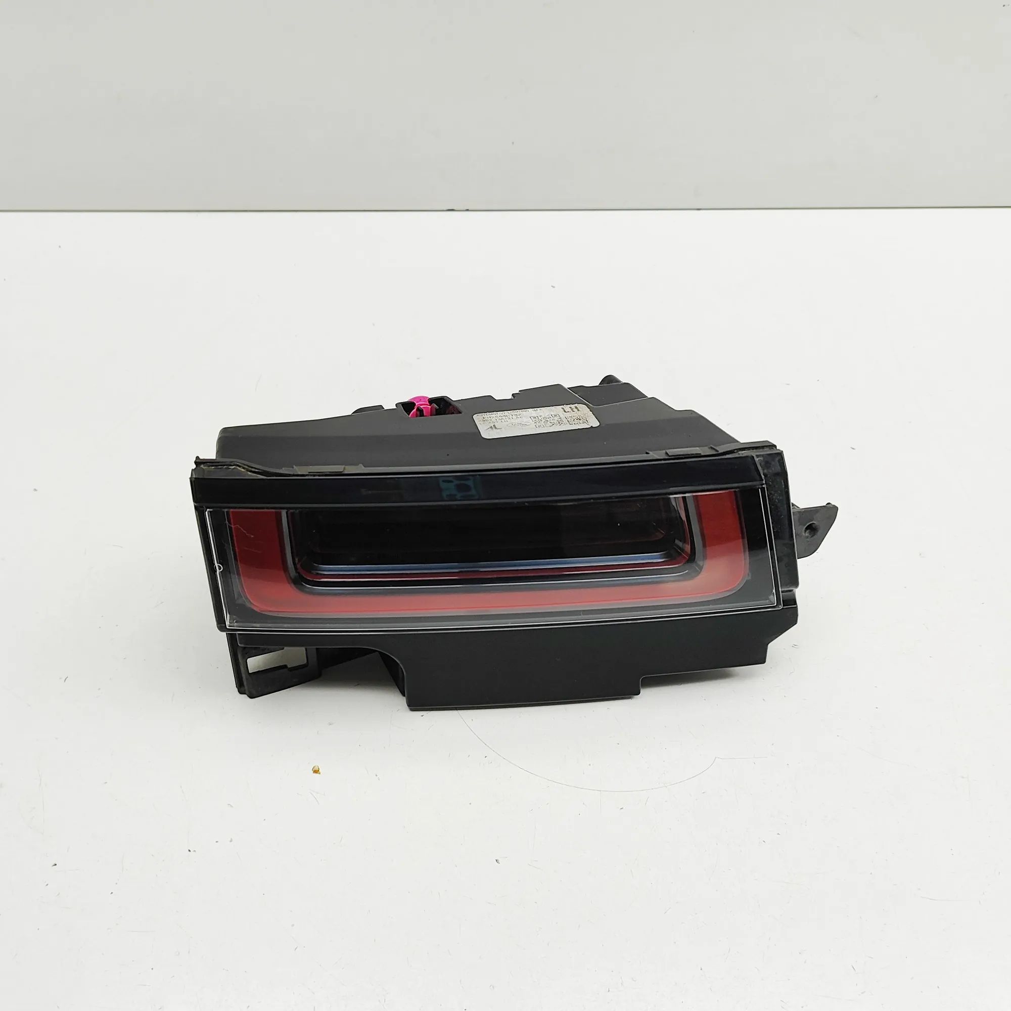 Land Rover Range Rover Evoque Left Side Tailgate Tail Light Left Side Tailgate Tail Light — LAND ROVER RANG...