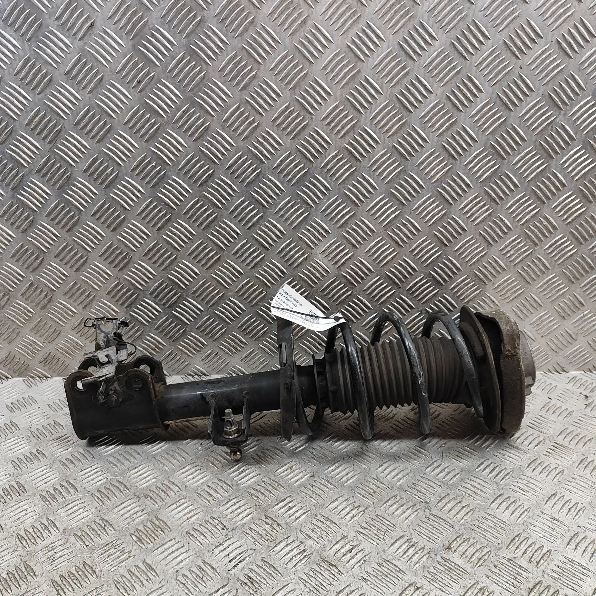Mercedes-Benz CLA (C117) Shock absorber — front right