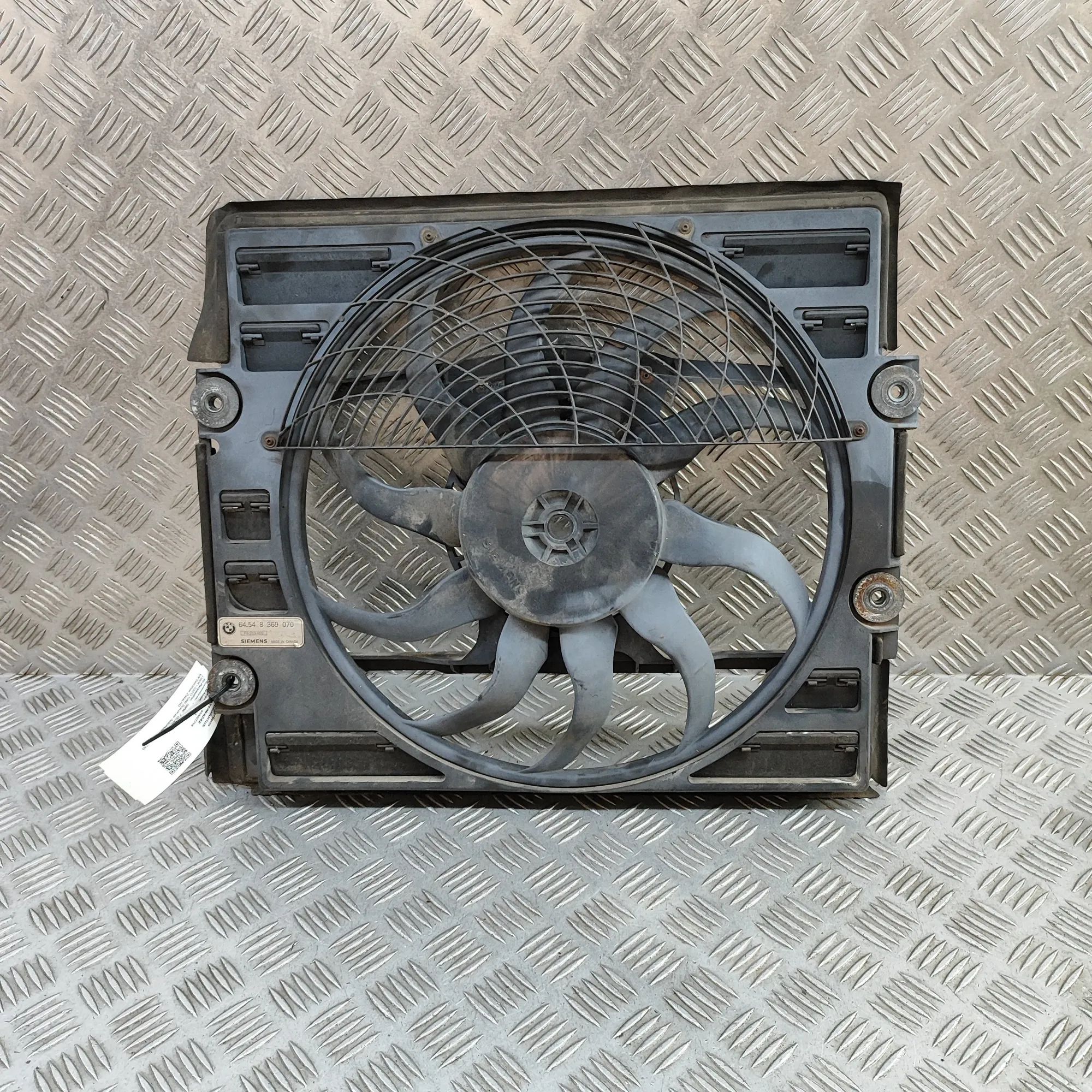 BMW 7 (E38) Engine Cooling Fan Shroud Engine Cooling Fan Shroud — BMW 7 (E38) (1994-2...