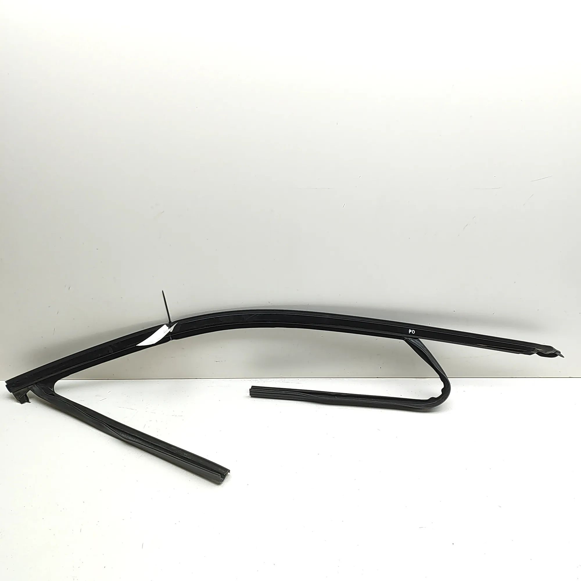 BMW 5 (G30 / G31) Upper door trim strip — front right Upper door trim strip — front right — BMW 5 SER...