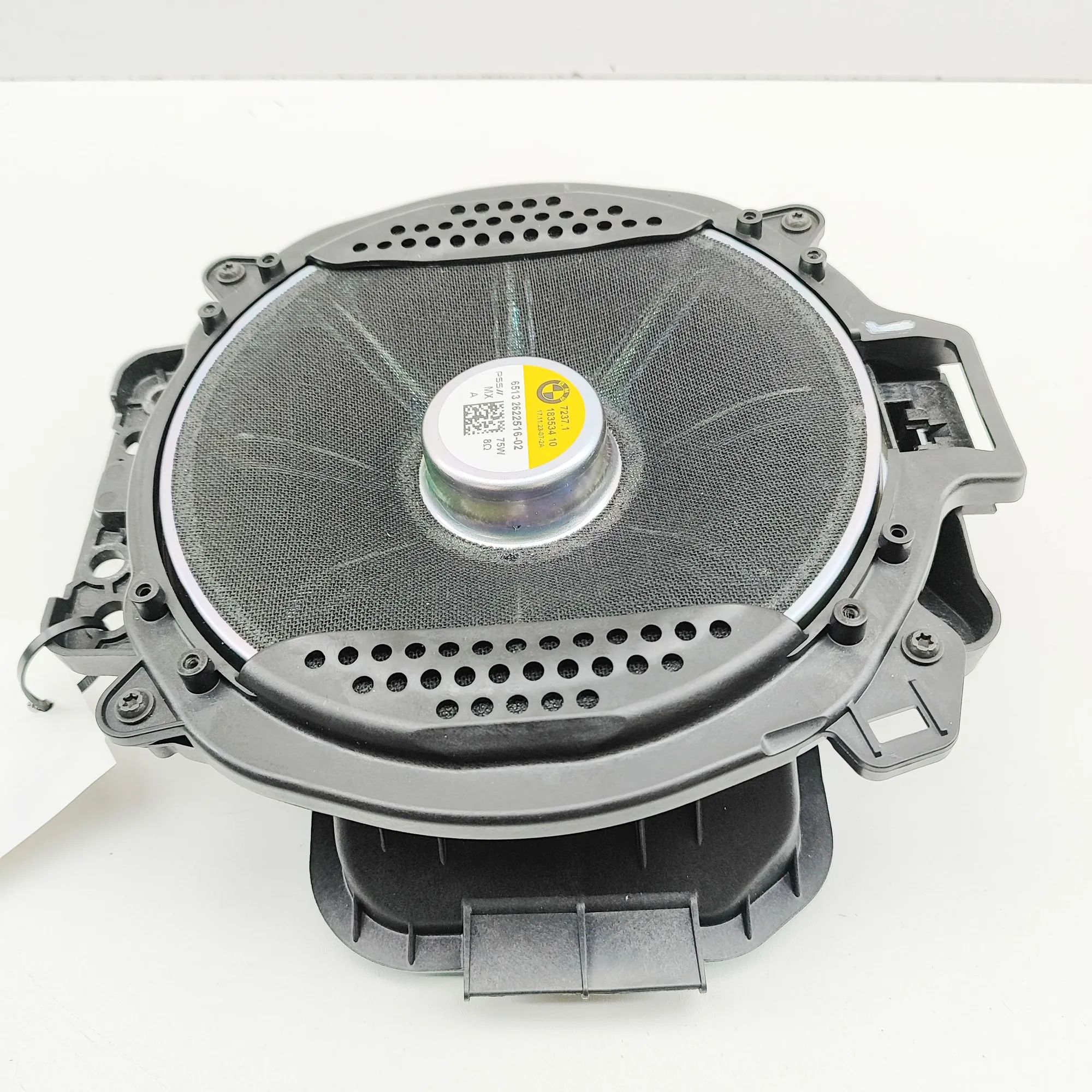 BMW X5 (G05) Floor subwoofer — left Floor subwoofer — left — BMW X5 (G05) (2018-......