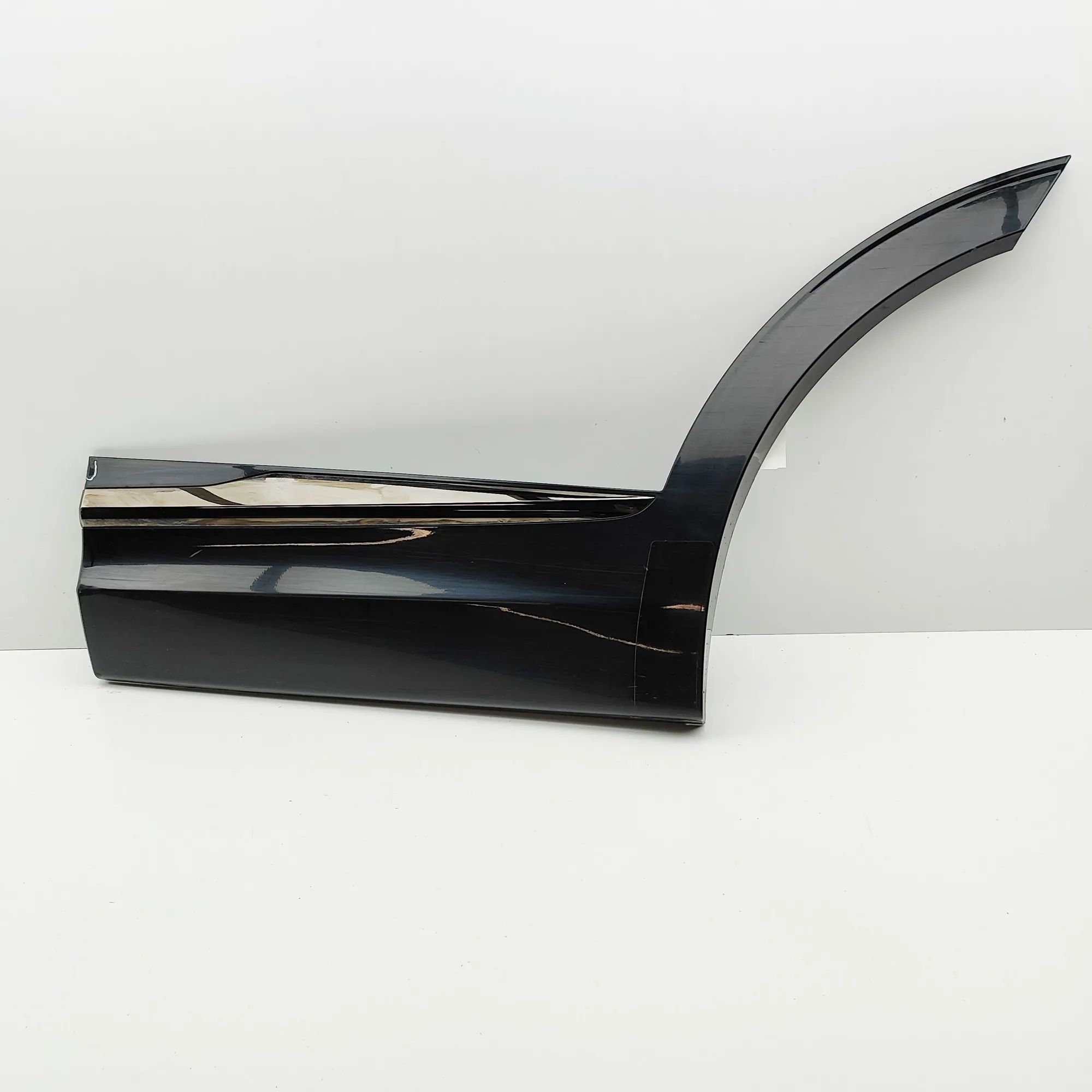 Kia Sportage Lower door moulding — rear left Lower door moulding — rear left — KIA SPORTAGE ...