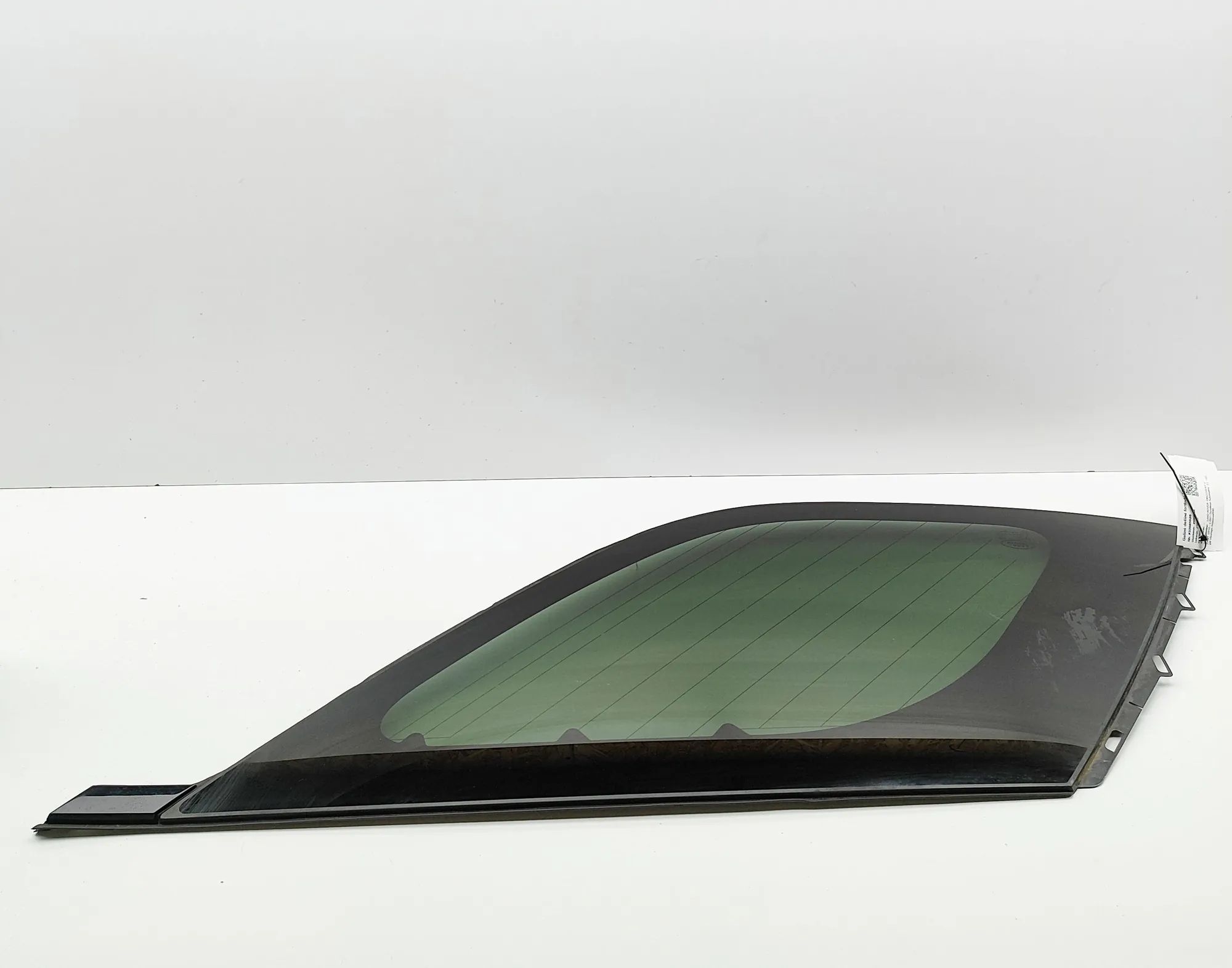 Land Rover Discovery Rear Right Quarter Window Rear Right Quarter Window — LAND ROVER DISCOVER...