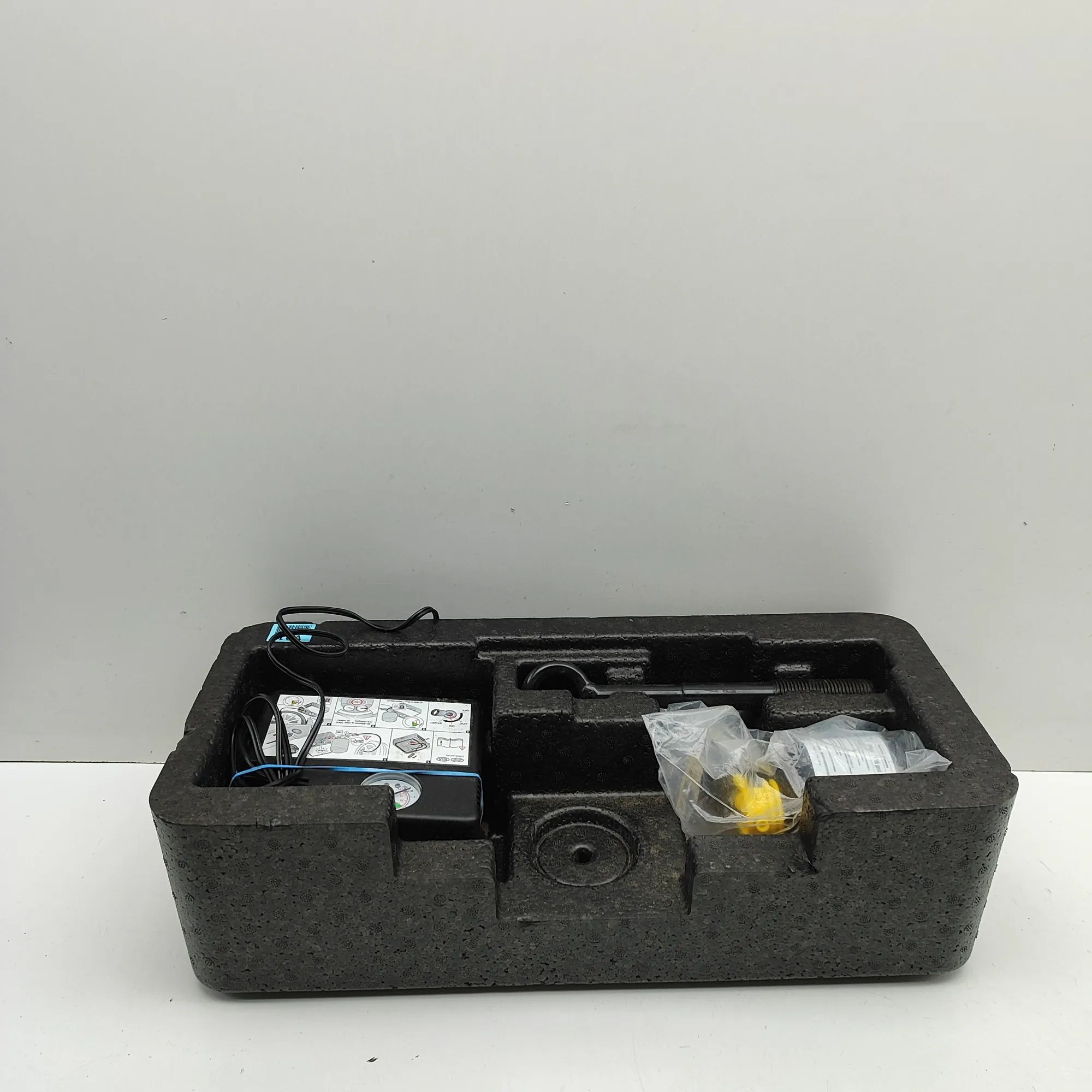Kia Niro Tool Kit Tool Kit — KIA NIRO (II) (2022-...) — 09149-AT9...