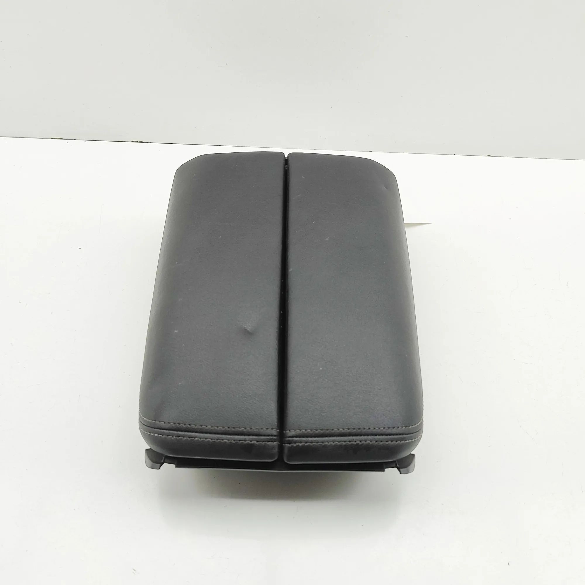 BMW X5 (G05) Käsinoja Armrest — BMW X5 (G05) (2018-...) — 9399778,939...