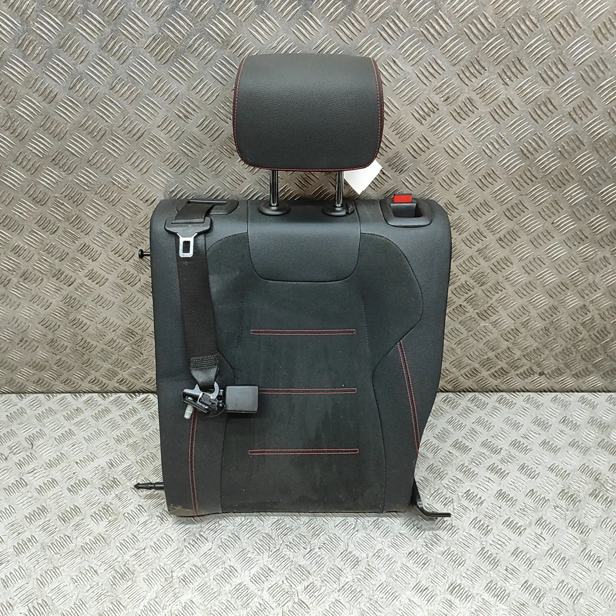 Mercedes-Benz A (W177) Заднее сиденье Rear seat — MERCEDES BENZ EQAH243 (2021-...) — ...