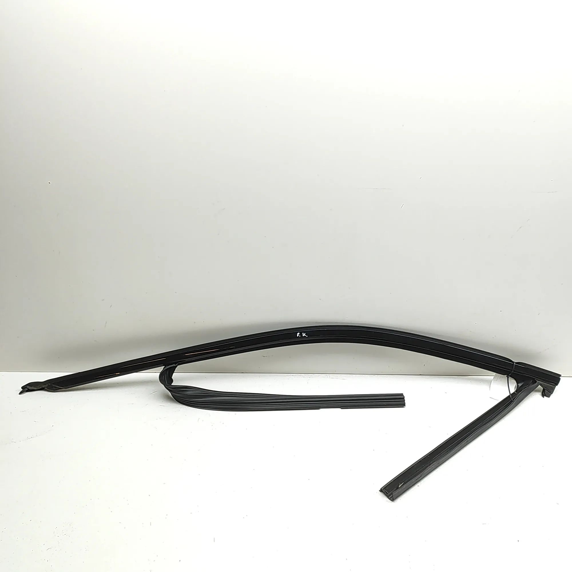 BMW 5 (G30 / G31) Upper door trim strip — front left Upper door trim strip — front left — BMW 5 SERI...