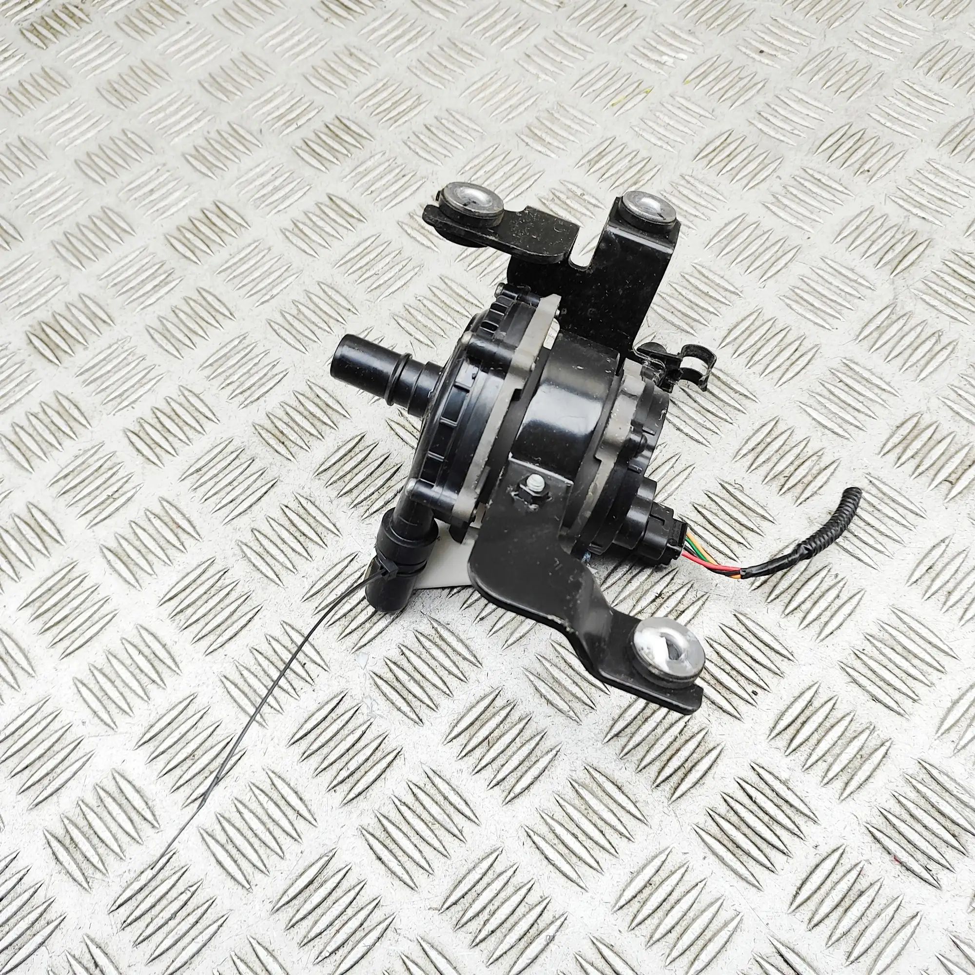 Kia Niro Auxiliary Water Pump Auxiliary Water Pump — KIA NIRO (II) (2022-...)...