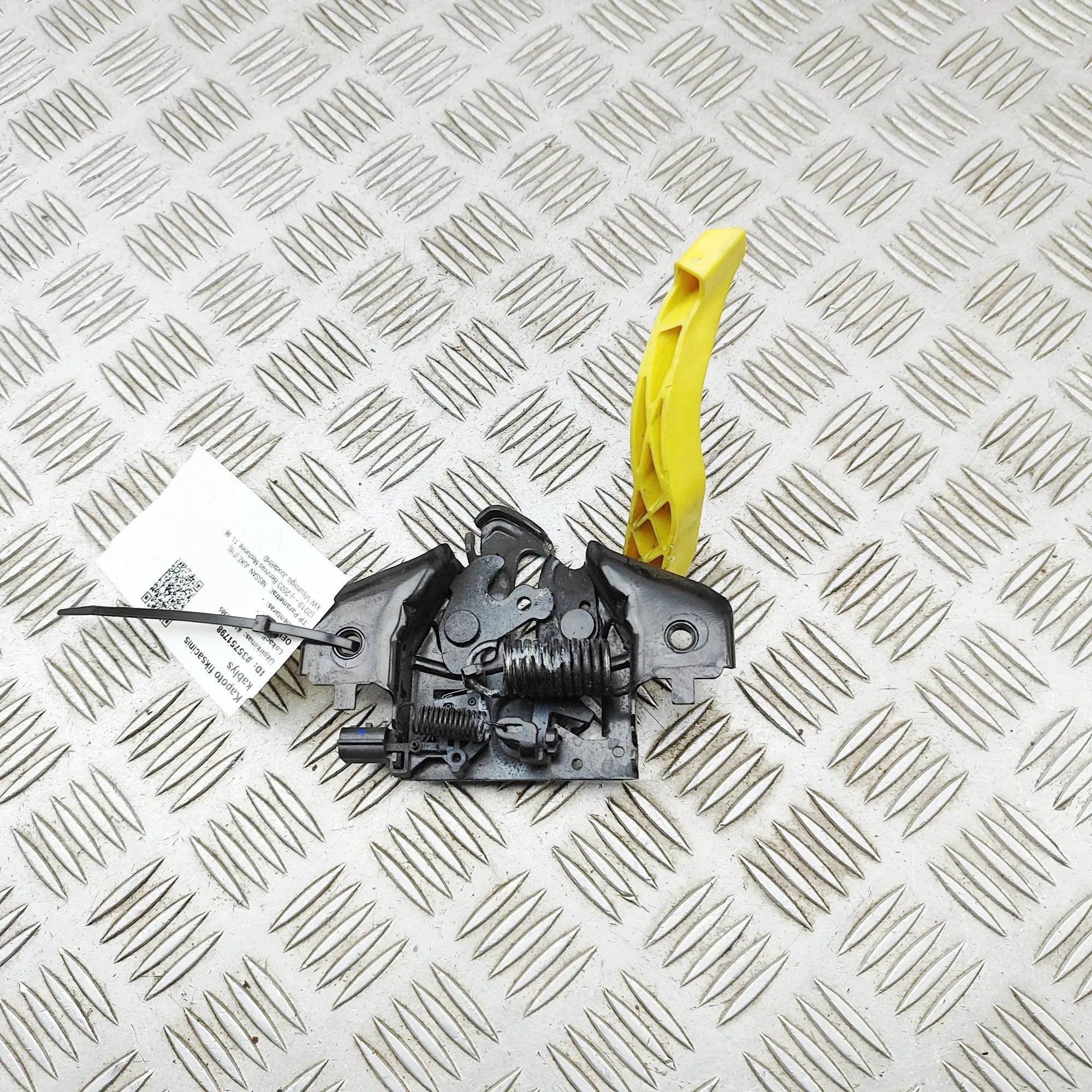 Nissan Juke konepellin lukitus Bonnet lock — NISSAN JUKE (F16) (2019-...) — 65...