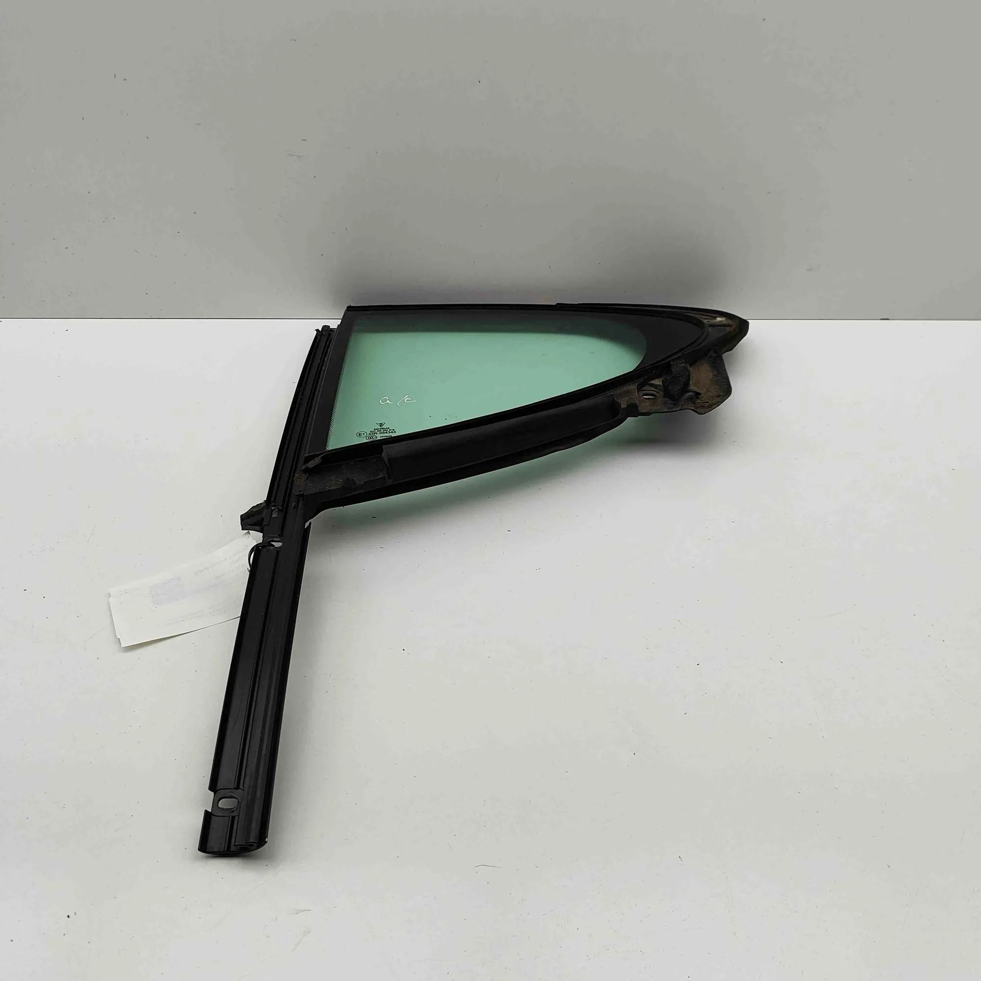 Porsche Panamera Rear door left-hand window