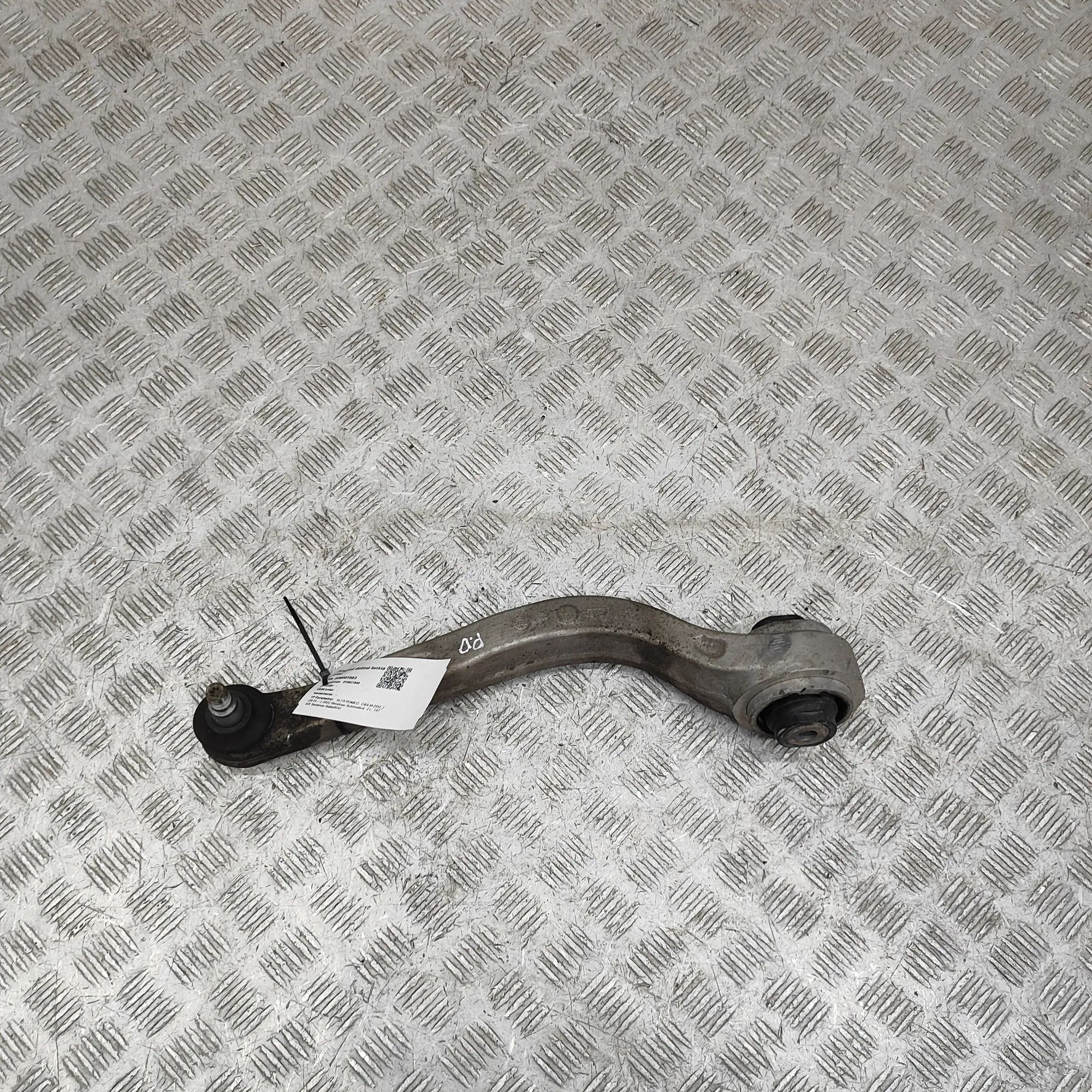 Alfa-Romeo Giulia (952) Front Right Curved Control Arm Front Right Curved Control Arm — ALFA ROMEO GIU...