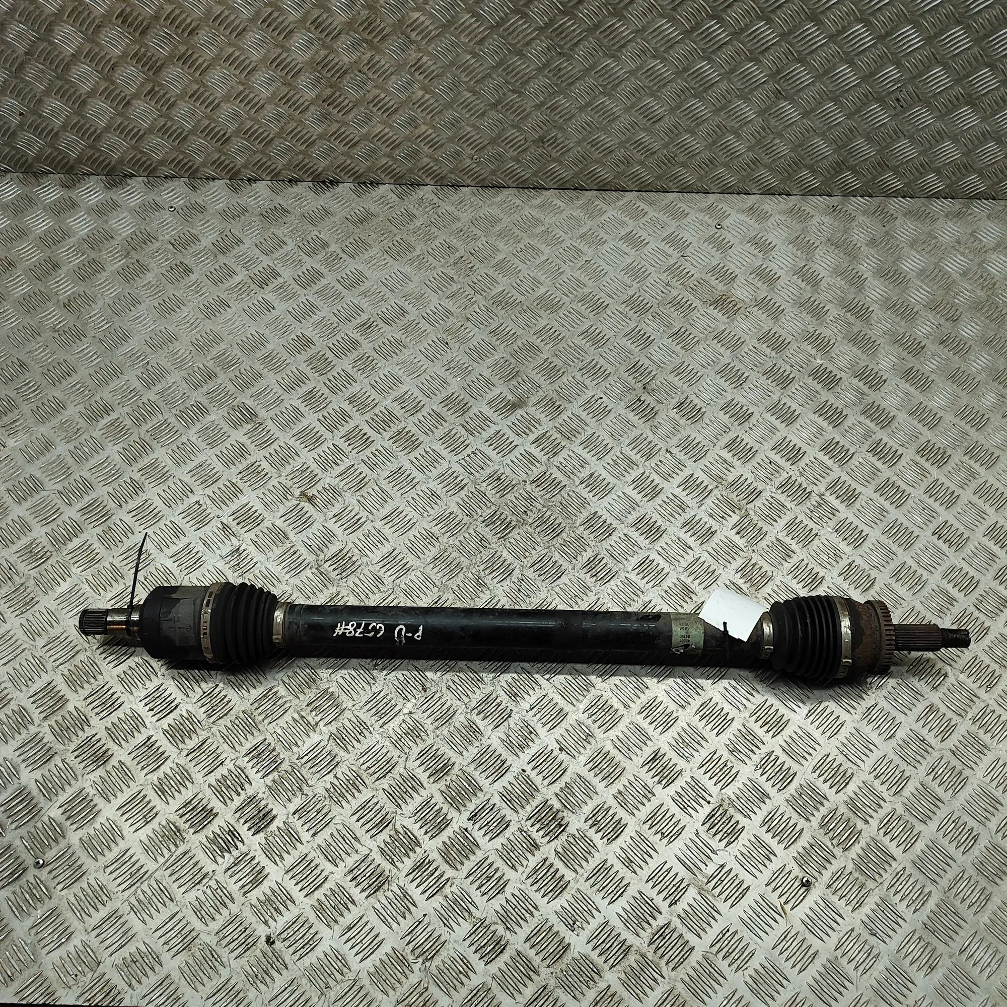 Kia Optima (JF) Front Right Driveshaft Front Right Driveshaft — KIA OPTIMA (Sportswago...