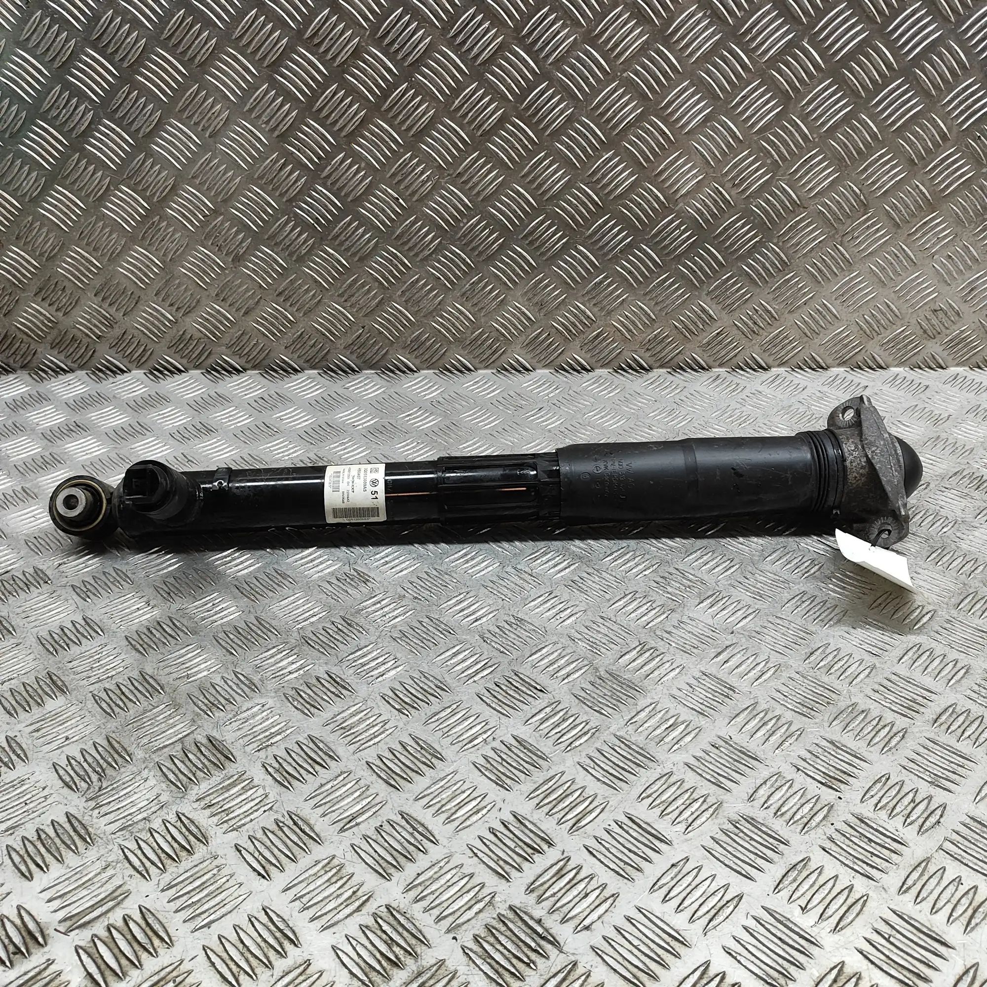 Volkswagen Arteon Shock absorber — rear right Shock absorber — rear right — VW ARTEON (3H7) (...