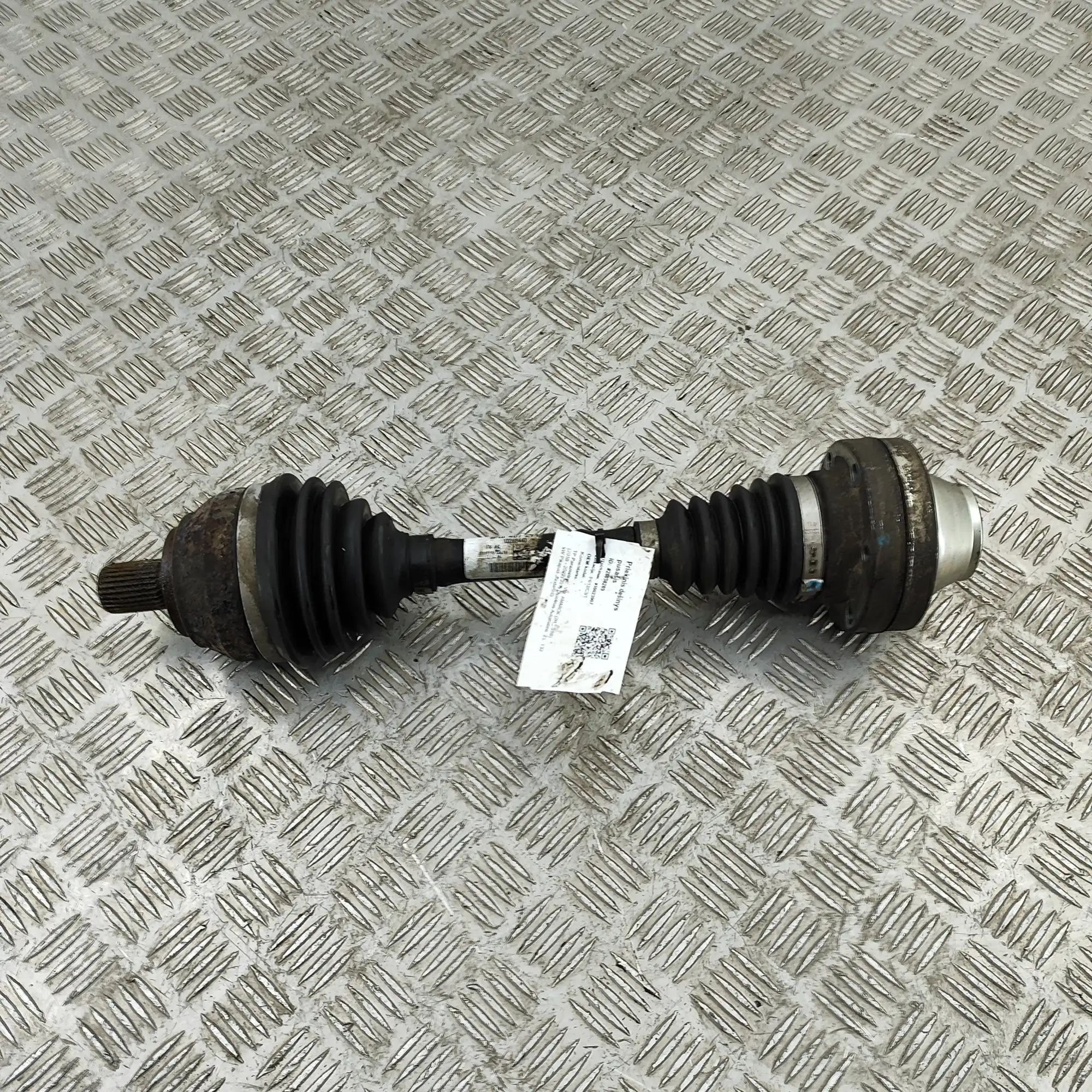 Volkswagen Amarok Front Right Driveshaft Front Right Driveshaft — VW AMAROK (2H_, S1B) (...