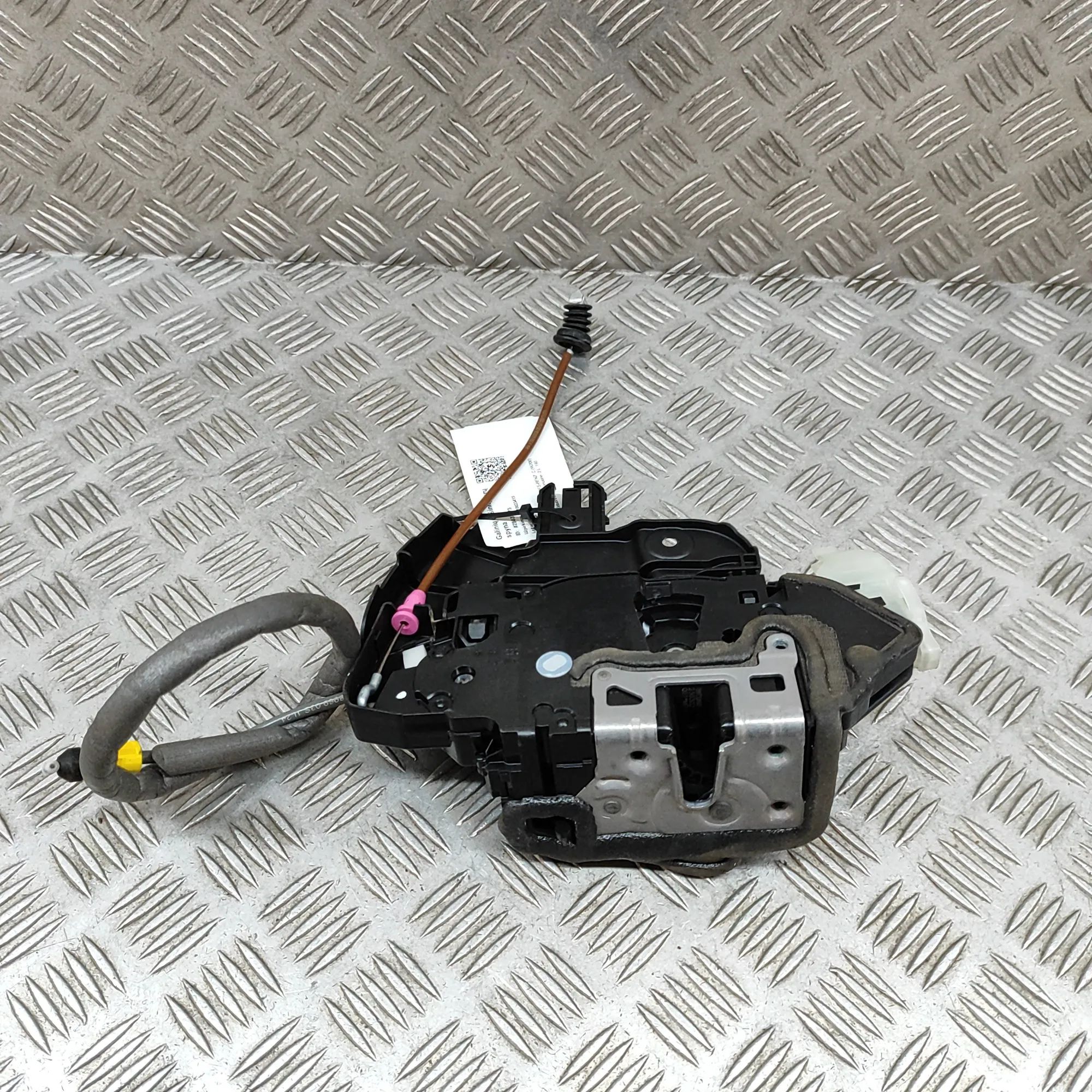 Mercedes-Benz A (W177) Door lock — rear right Door lock — rear right — MERCEDES BENZ C-CLASS ...