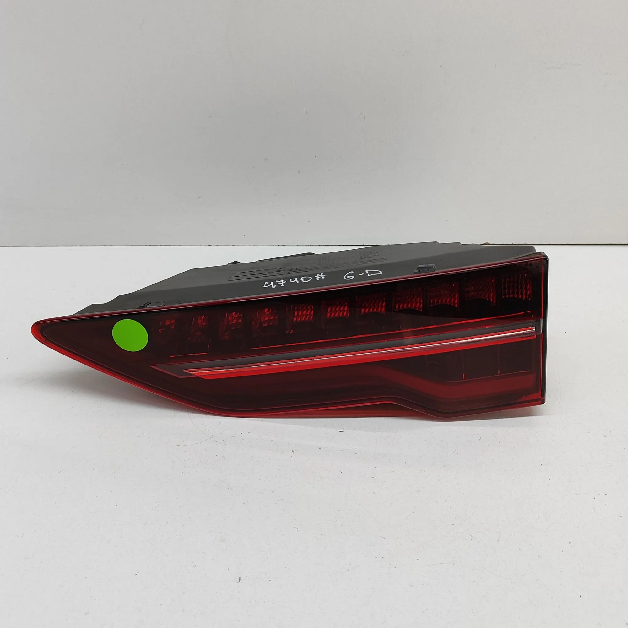 Jaguar I-Pace Right Side Tailgate Tail Light Right Side Tailgate Tail Light — JAGUAR I-PACE ...