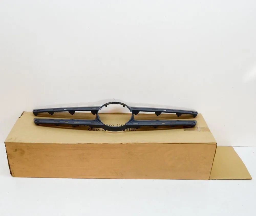 Mercedes-Benz GLA (X156) Radiator Grille Radiator grille — MERCEDES BENZ GLA (X156) (201...