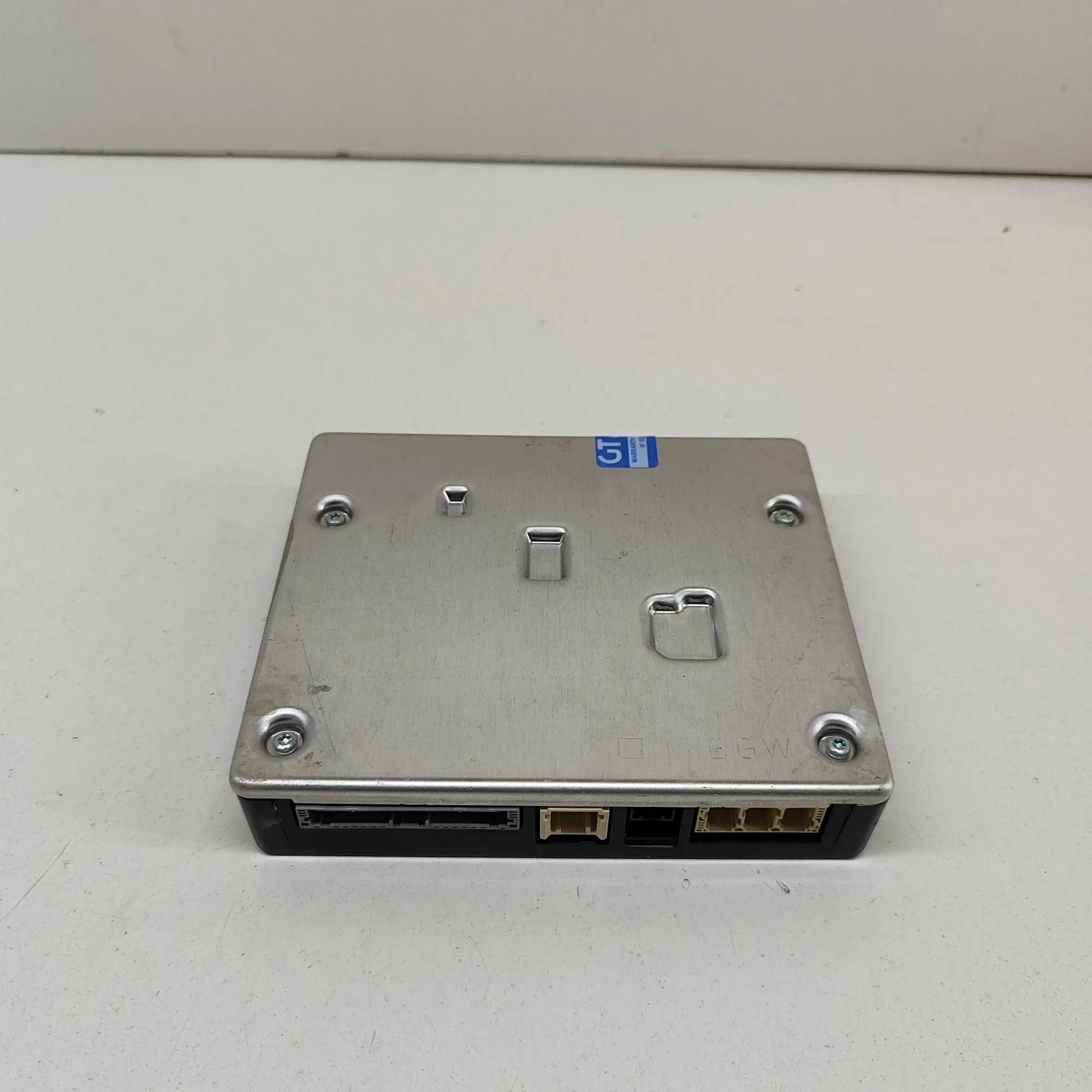 Toyota Yaris Comfort Control Unit Comfort Control Unit — TOYOTA YARIS (CROSS MXP_...