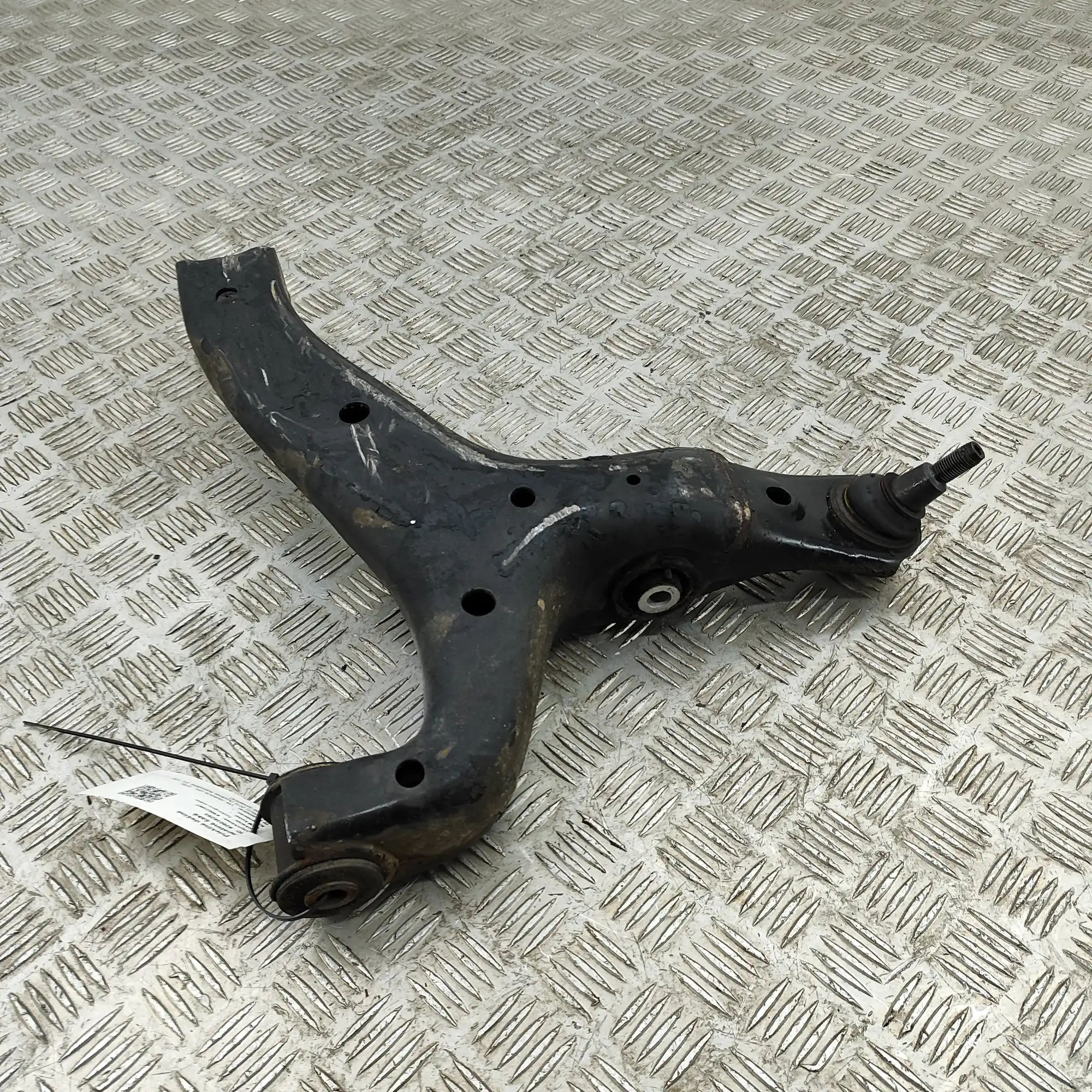 Volkswagen Amarok Front Right Lower Control Arm Front Right Lower Control Arm — VW AMAROK (2H_,...