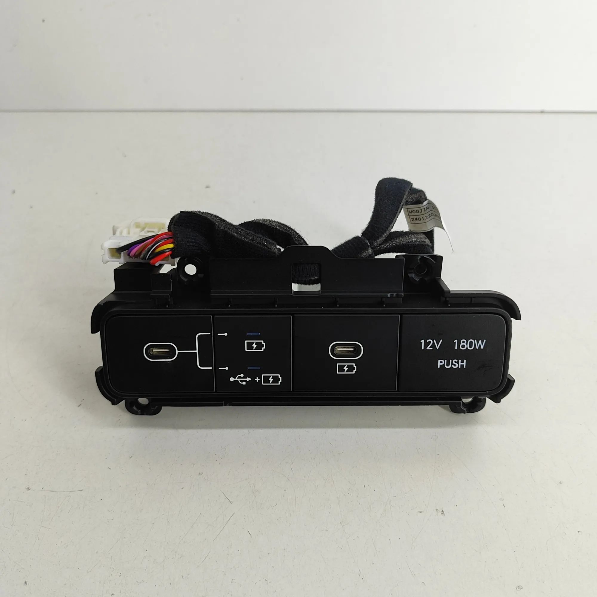 Hyundai Tucson USB USB — HYUNDAI TUCSON (NX4E, NX4A) (2020-...) — ...
