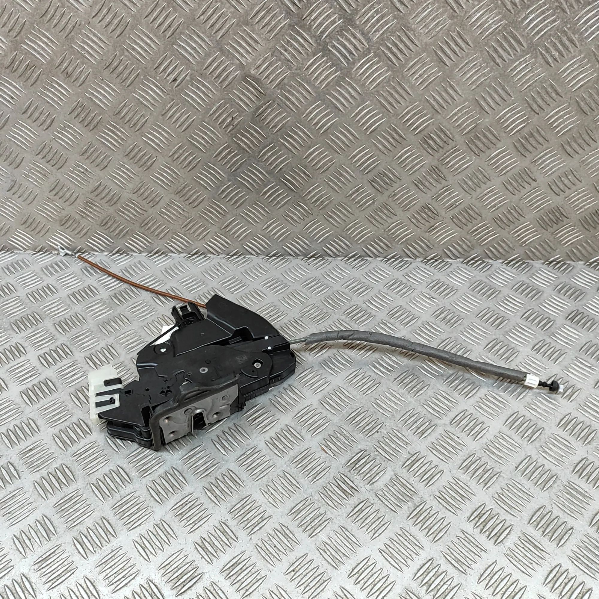 Mercedes-Benz A (W177) Door lock — front right Door lock — front right — MERCEDES BENZ C-CLASS...