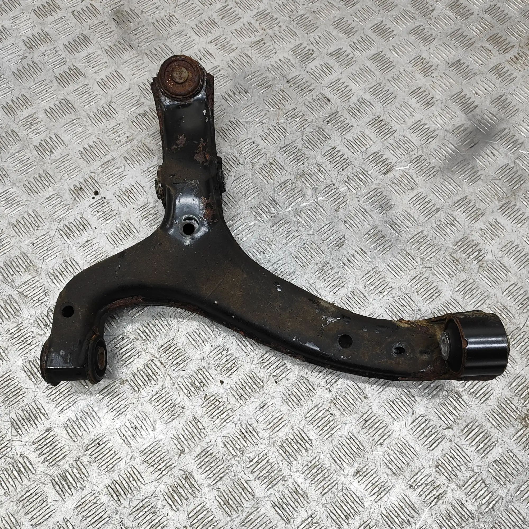 Volkswagen Amarok Front Right Lower Control Arm Front Right Lower Control Arm — VW AMAROK (2H_,...