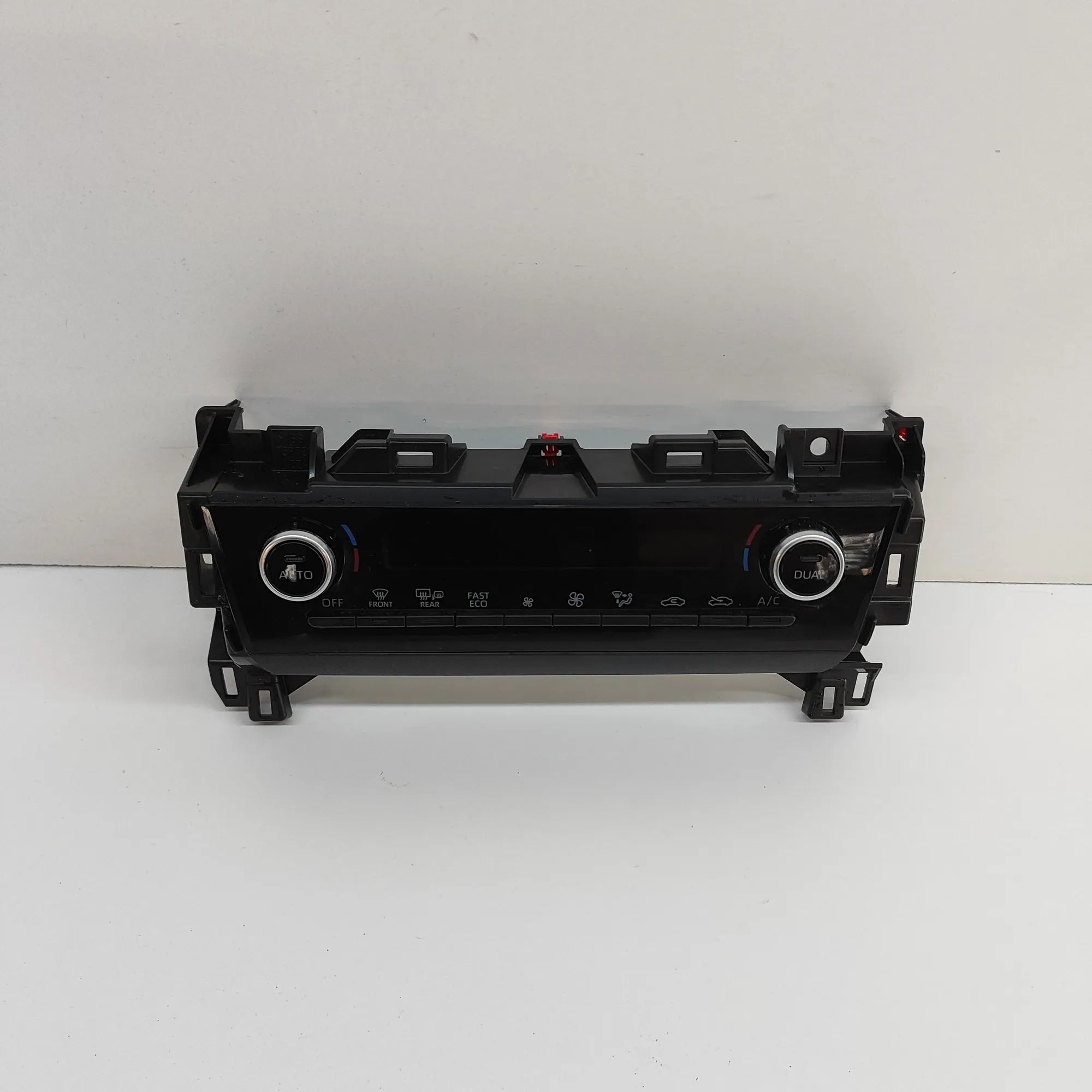Toyota Yaris Climate control unit Climate control unit — TOYOTA YARIS (CROSS MXP_...