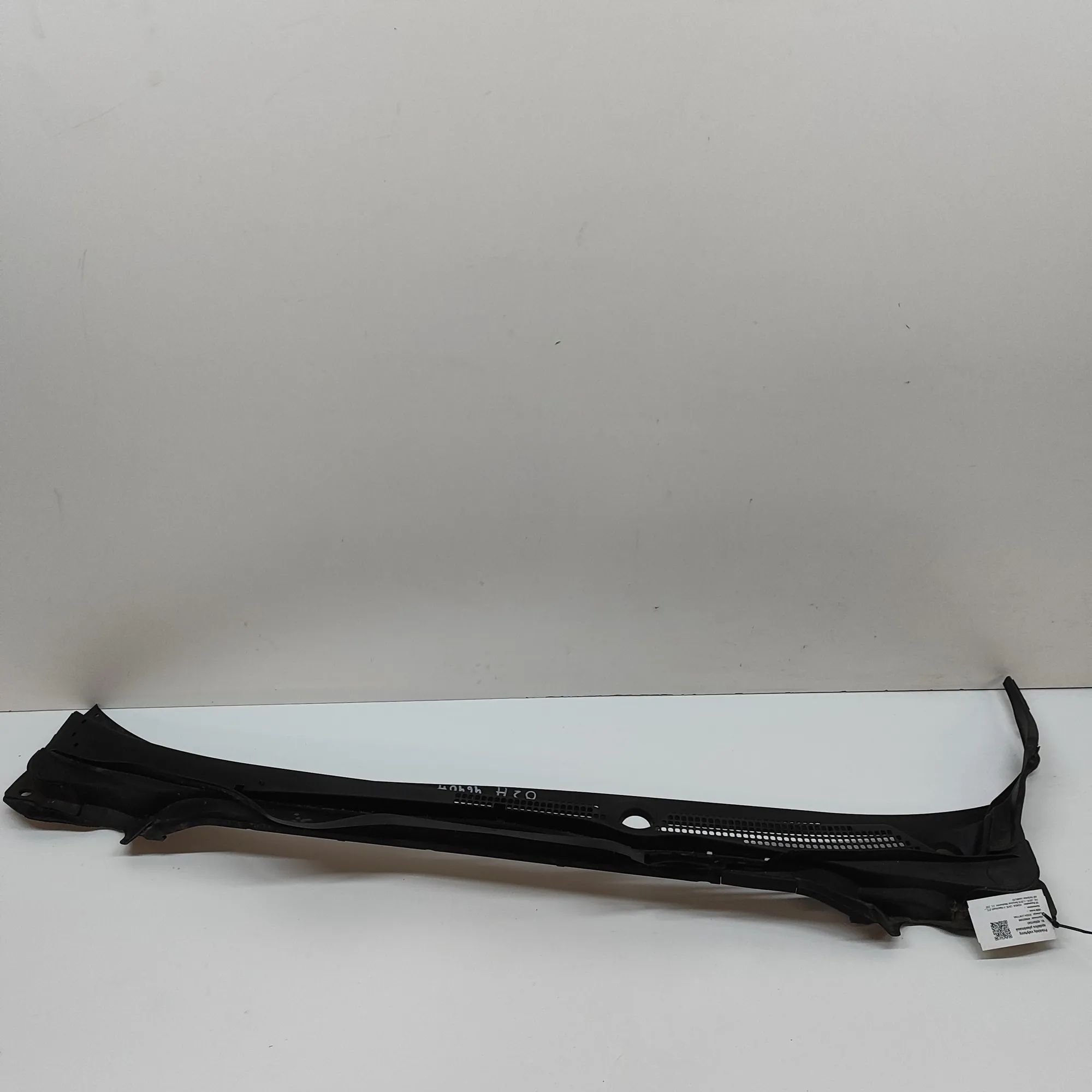 Honda Civic Front Wiper Cowl Trim Front Wiper Cowl Trim — HONDA CIVIC (X Hatchbac...
