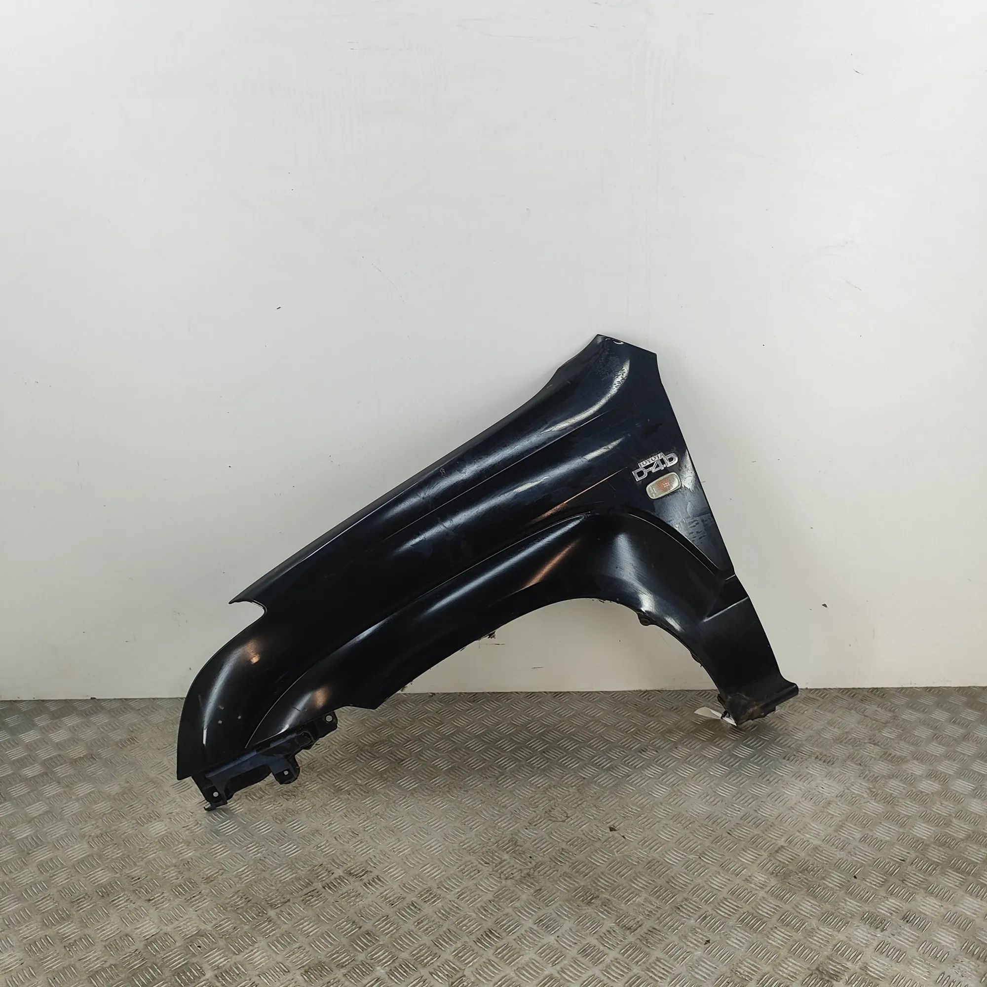 Toyota Land Cruiser 100 Front Left Fender Front Left Fender — TOYOTA LAND CRUISER (120 _J...