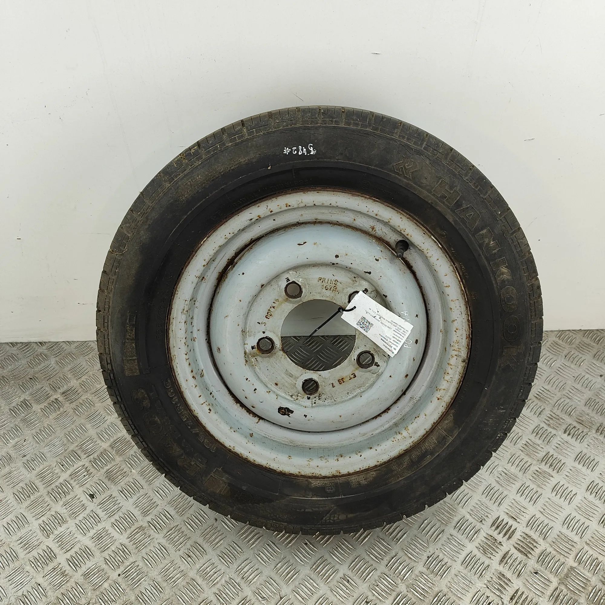 Land Rover Defender Alloy Wheel Alloy wheel — LAND ROVER DEFENDER (L315 Station...